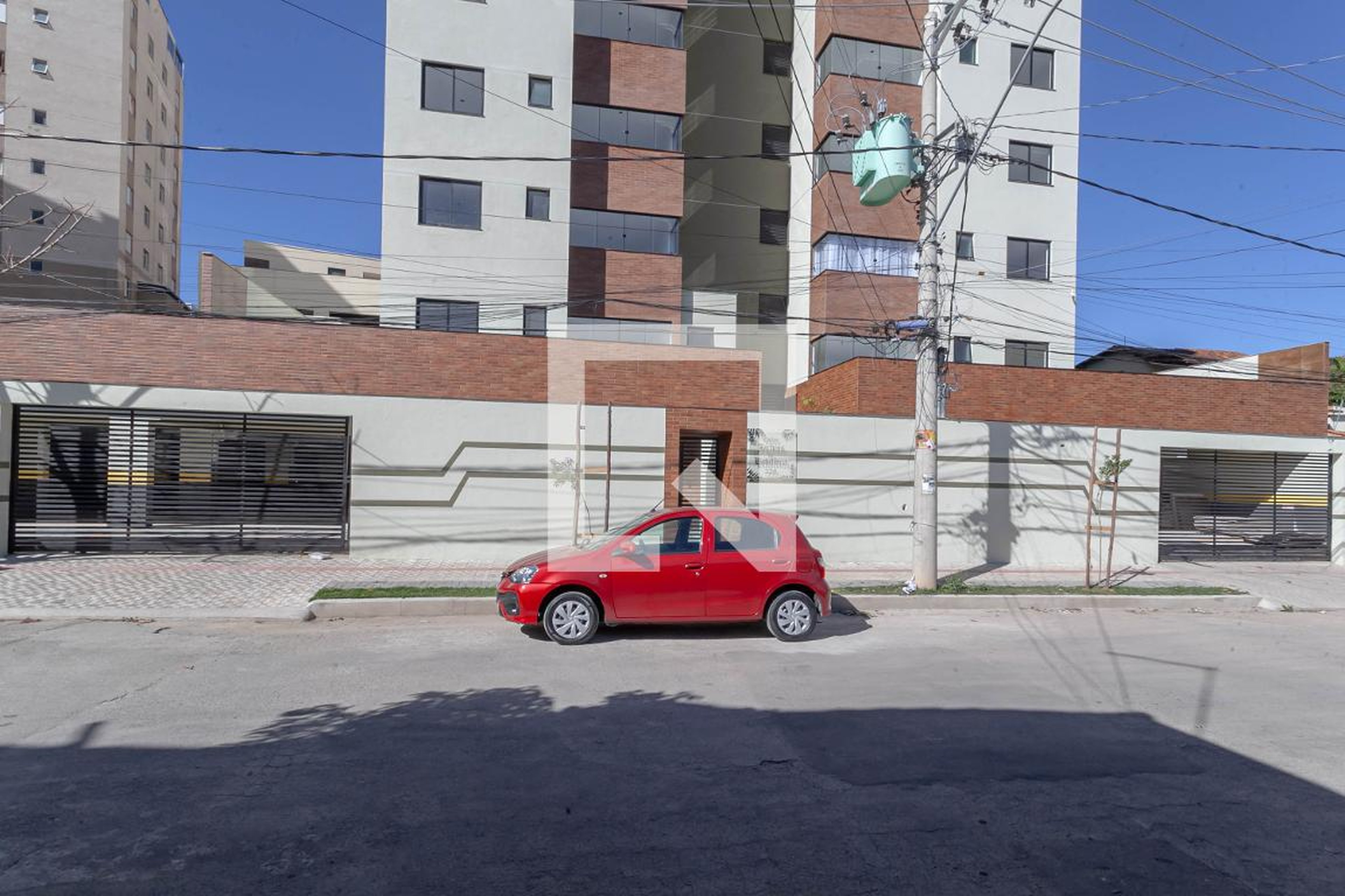 Fachada Condomínio em Rua Carapebus, 228