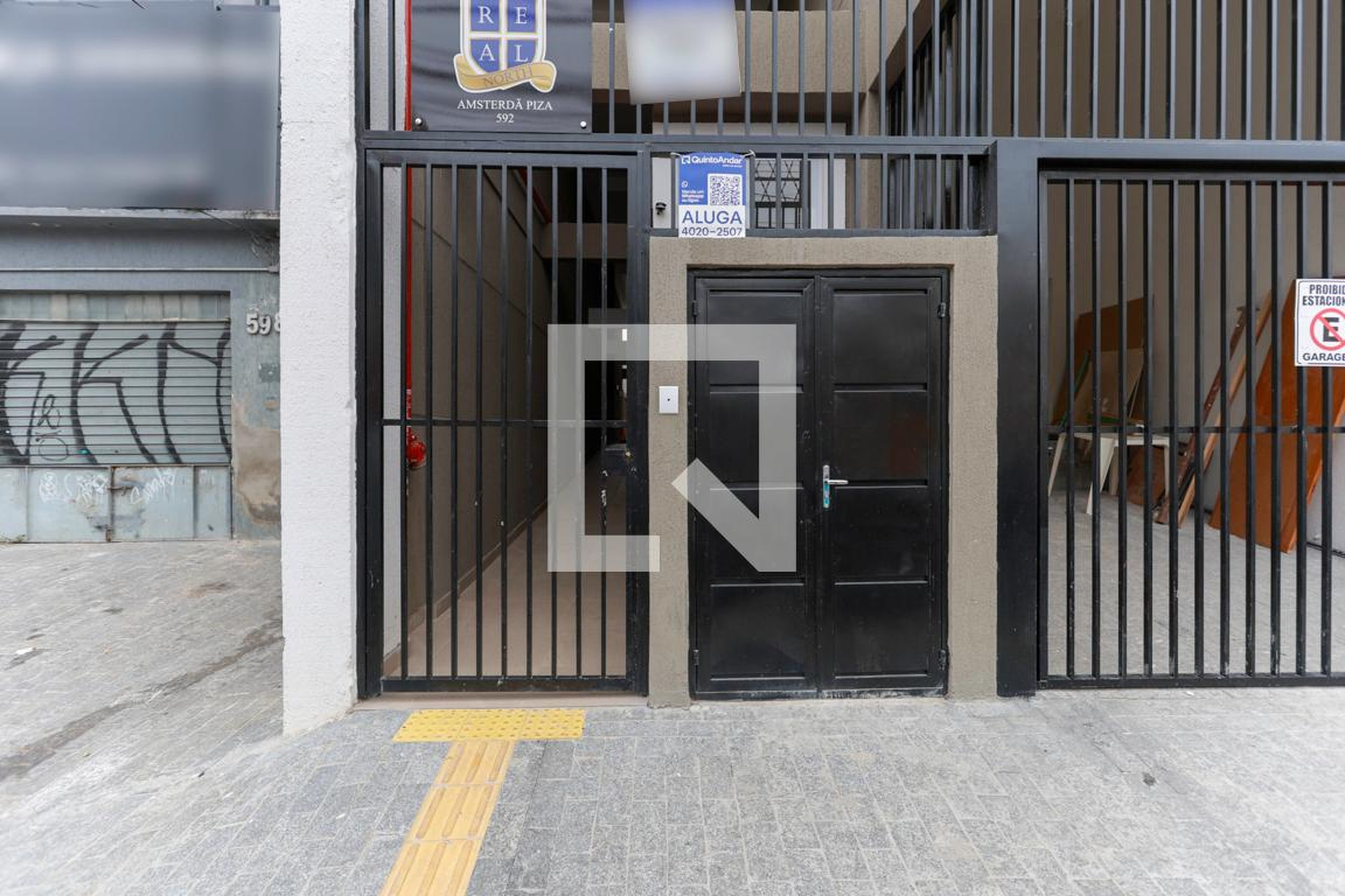 Fachada do condomínio Condomínio em Rua Doutor Gabriel Piza, 596