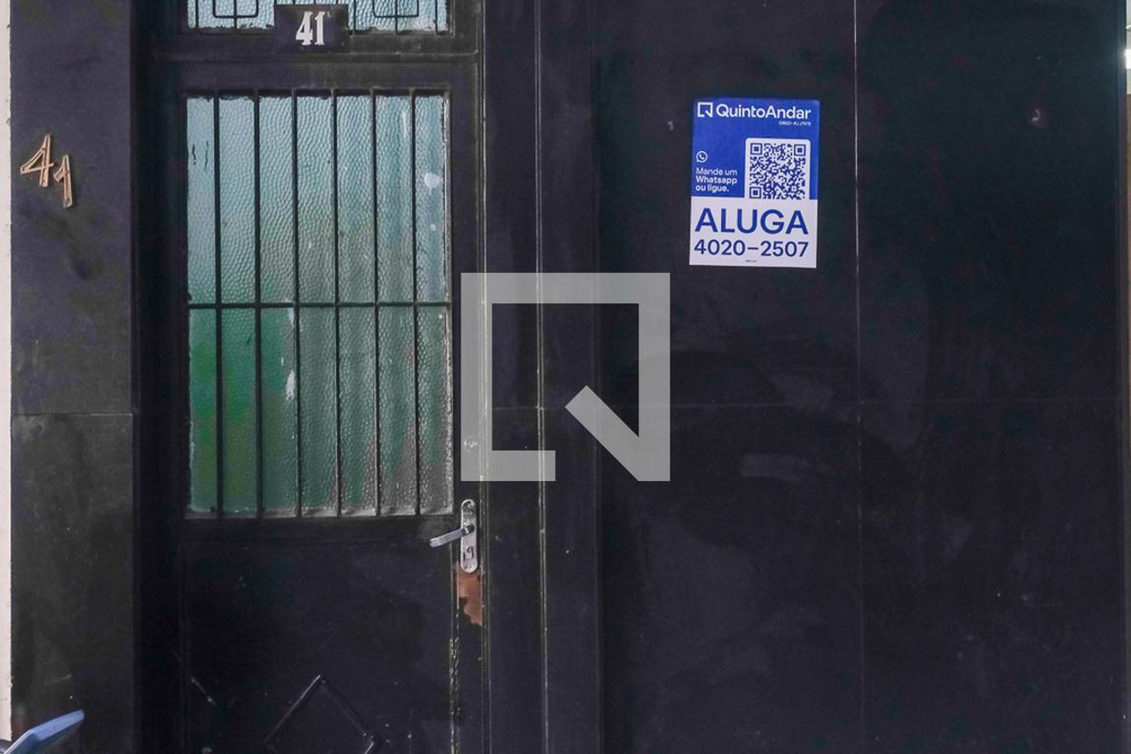 Fachada Condomínio em Rua Alberto Cocoza, 41