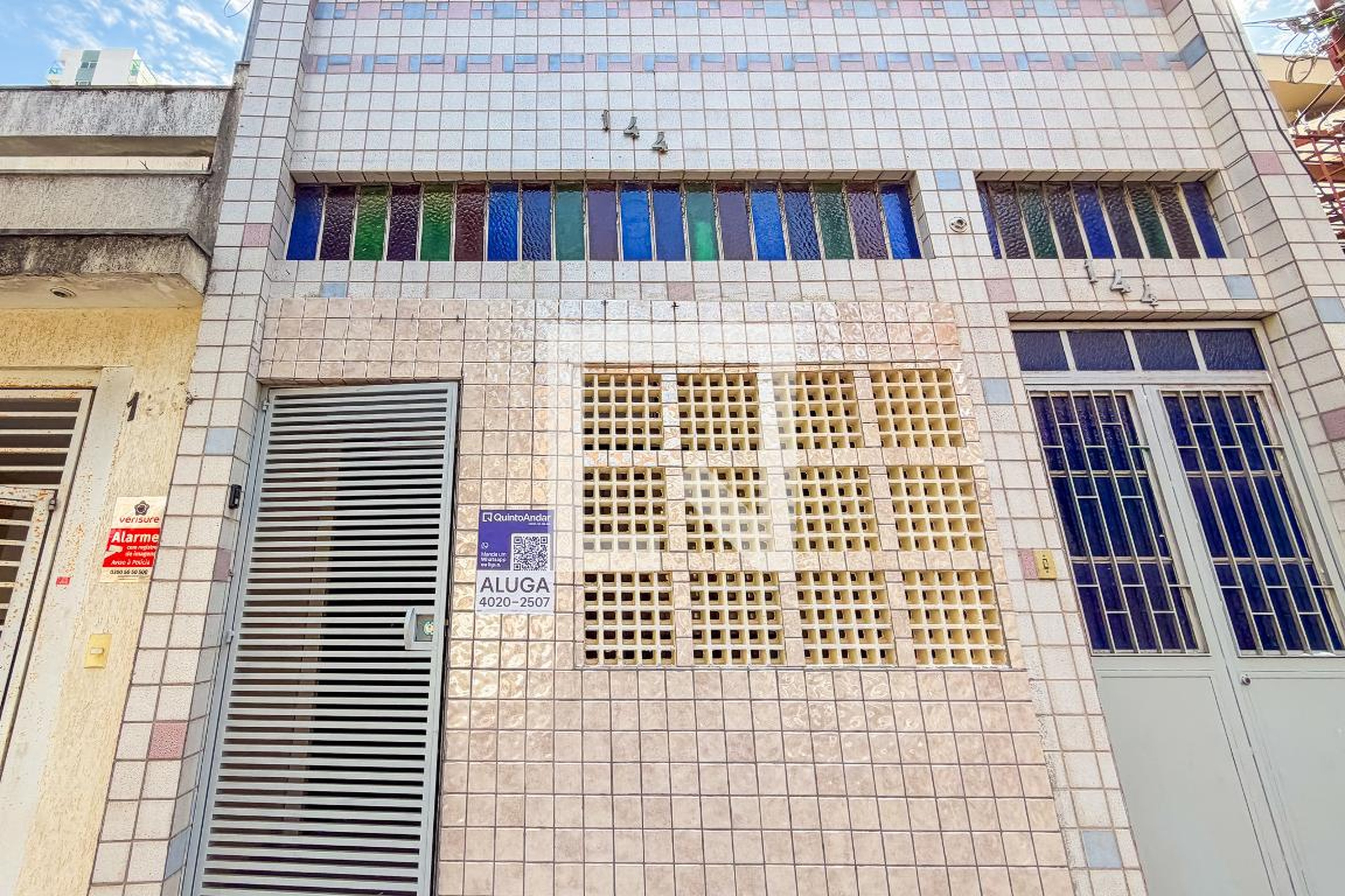 Fachada Condomínio em Rua Augusto de Toledo, 144