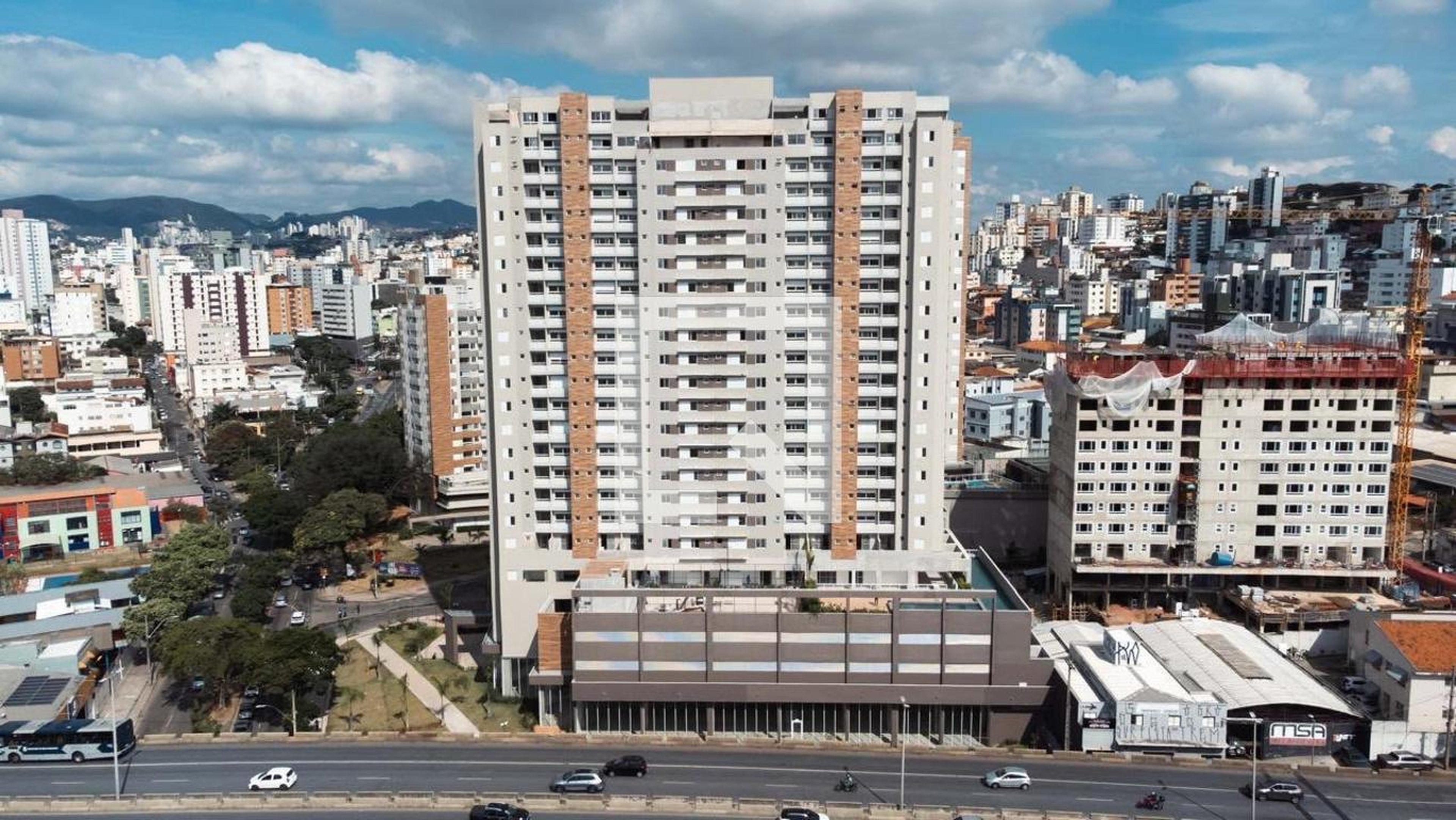Fachada Condomínio em Rua Bogari, 44