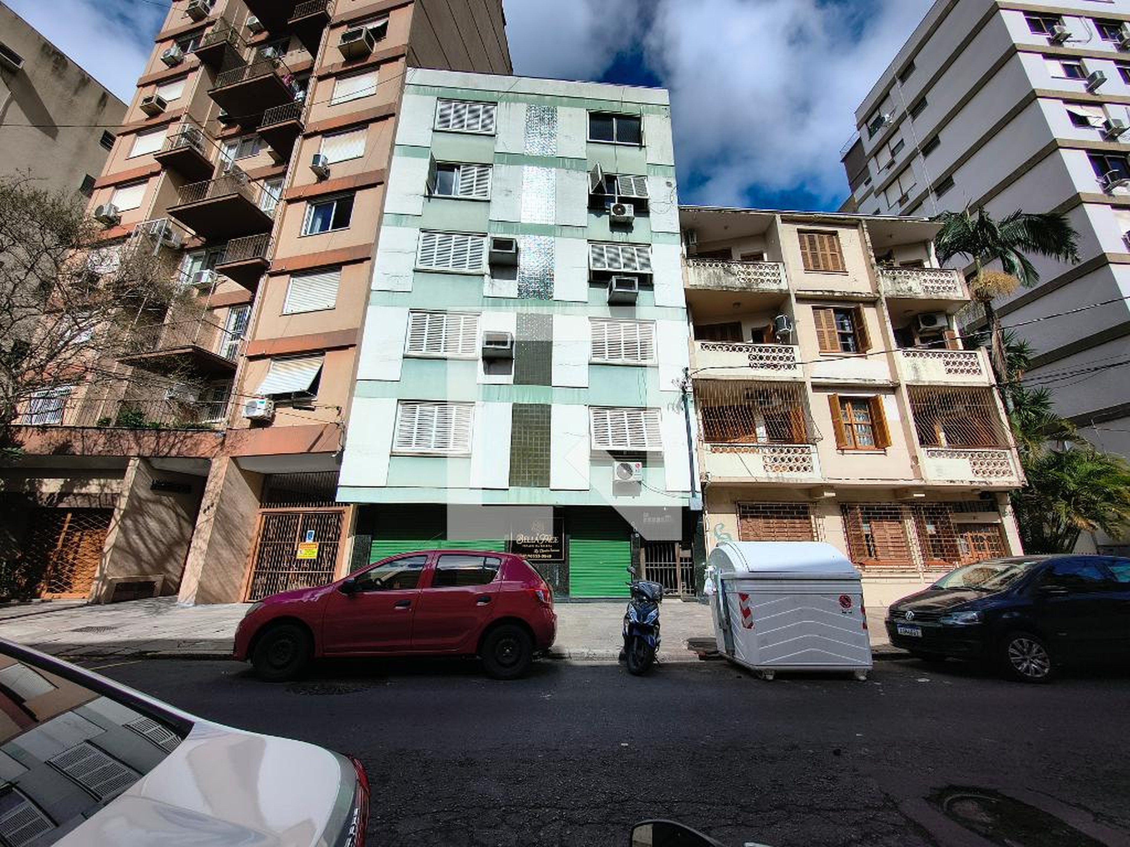 Fachada Condomínio em Rua Demétrio Ribeiro, 805