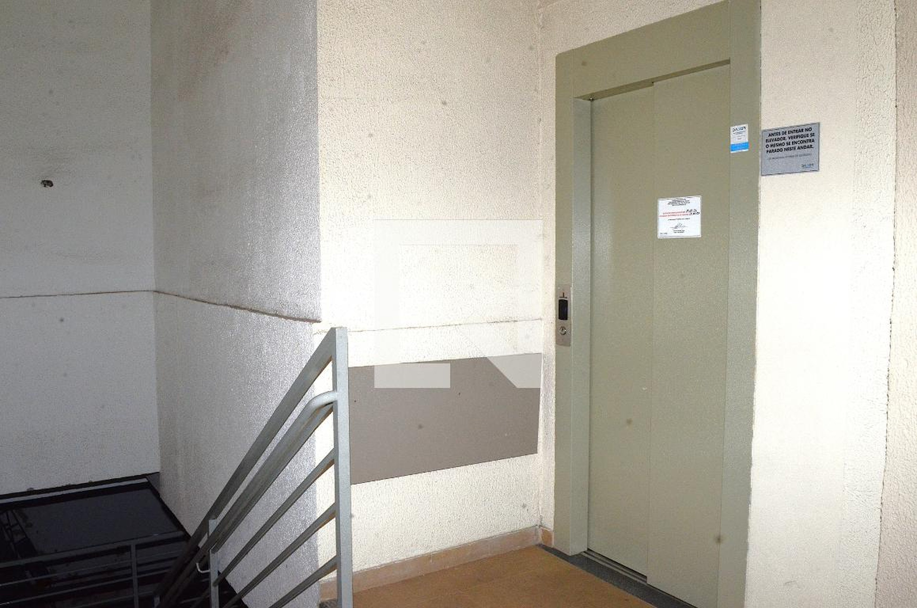 Elevador Condomínio em Rua Mariza Afonso, 98