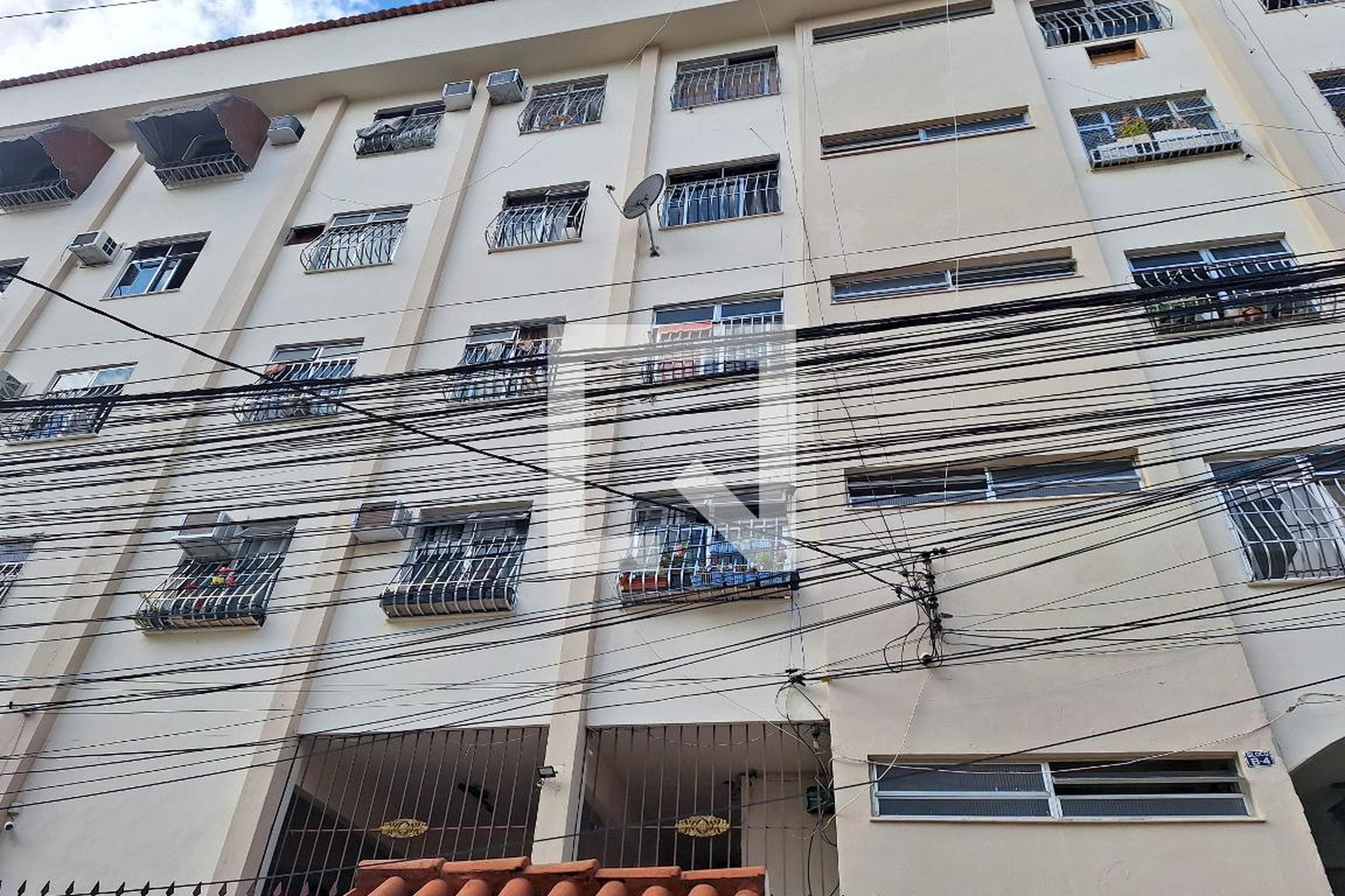 Fachada Condomínio em Rua Benjamin Constant, 433