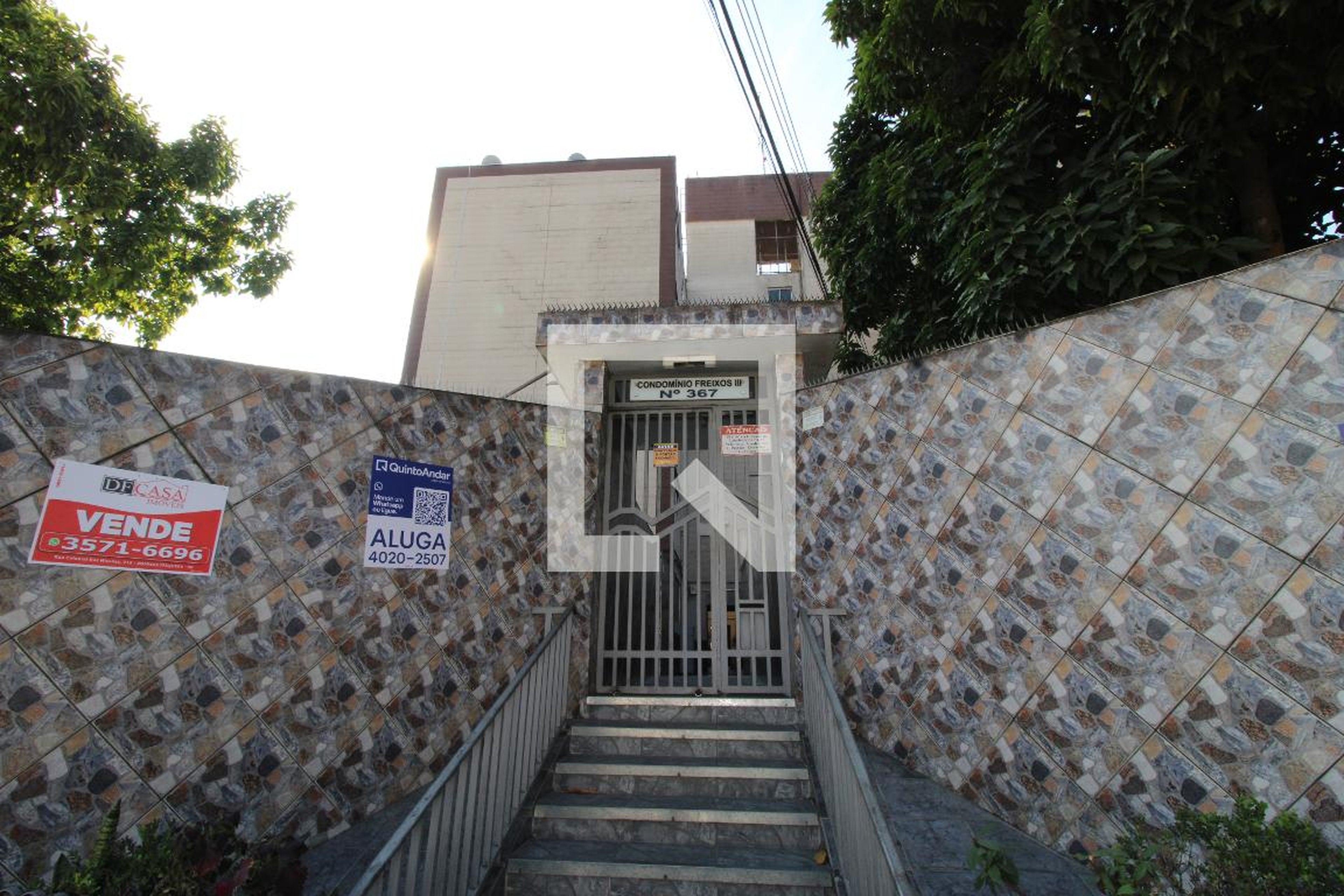 Fachada Condomínio Freixos III