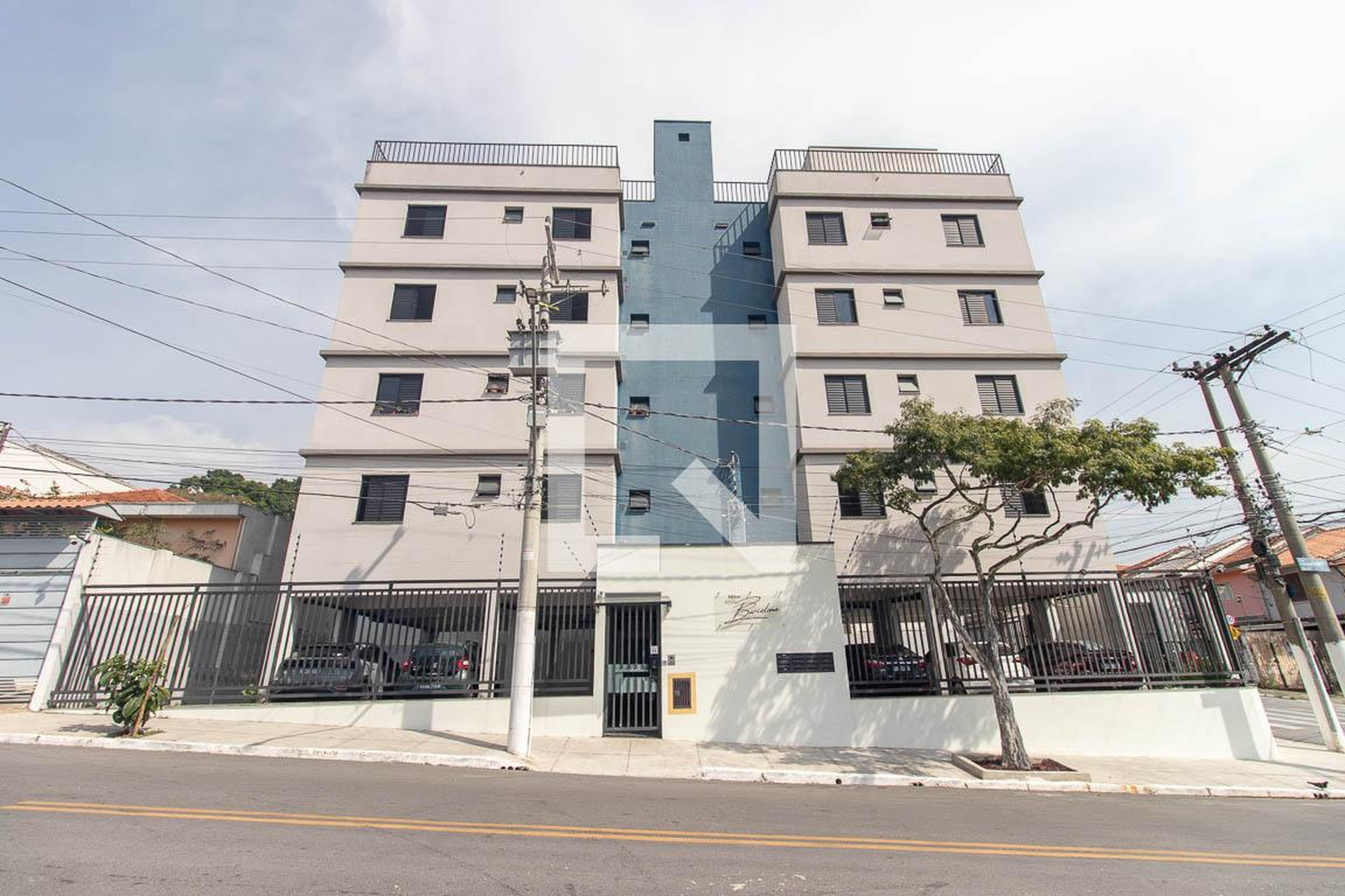 Fachada Condomínio em Rua Manuel Pereira Sampaio, 126