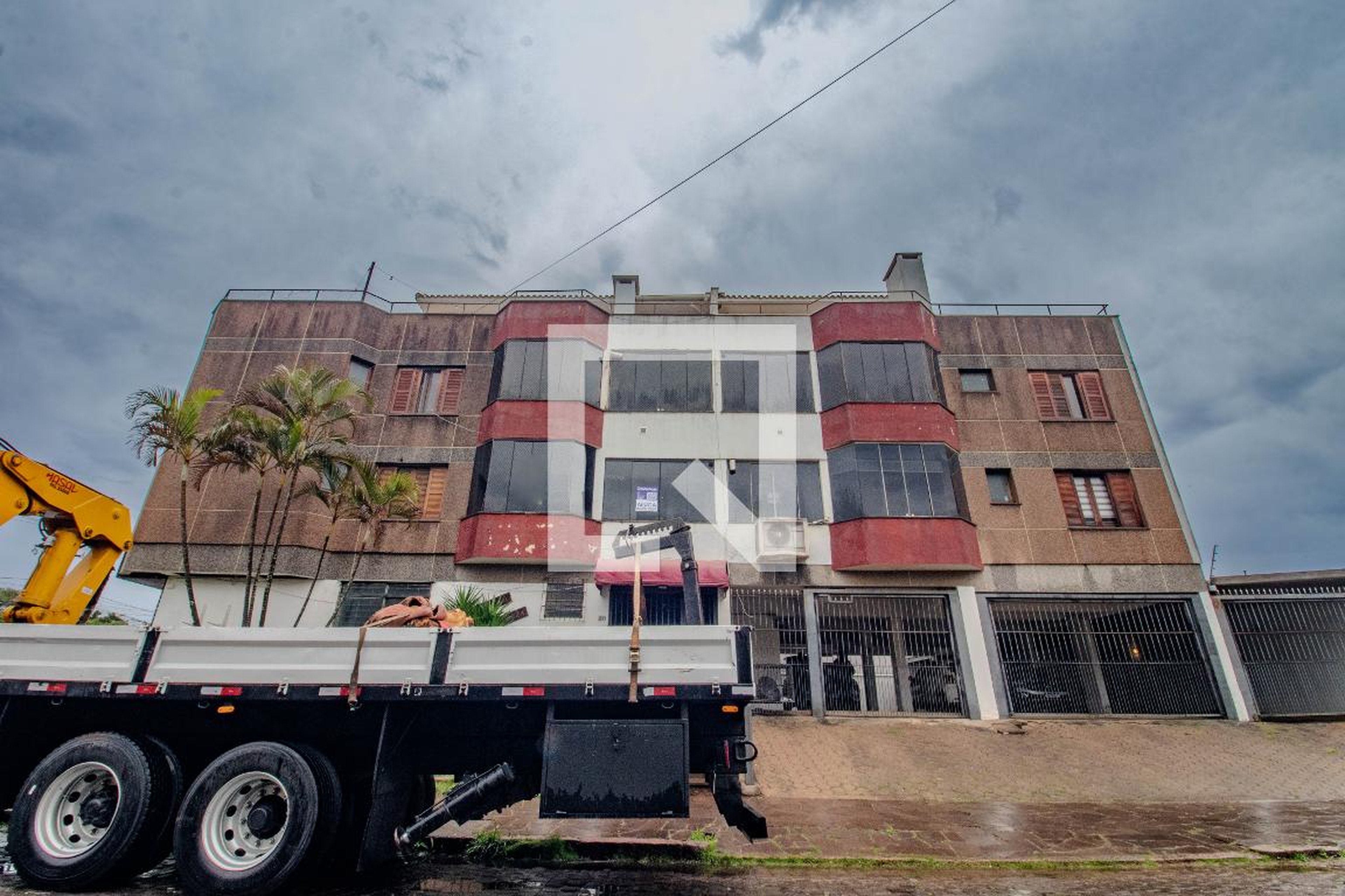 Fachada Condomínio em Rua Henrique Lopes dos Santos, 20