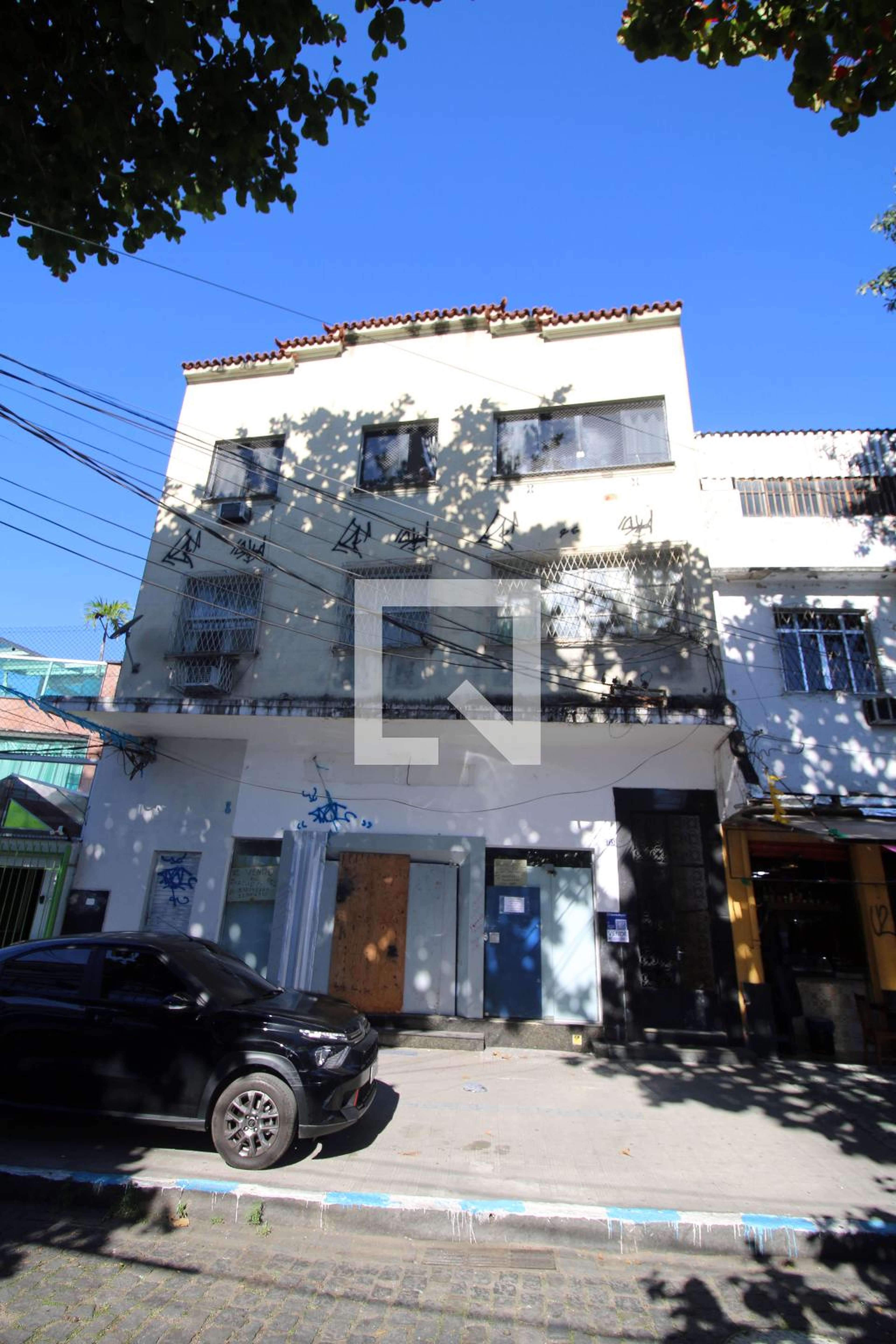 Fachada do Prédio Condomínio em Avenida Lobo Júnior, 1715