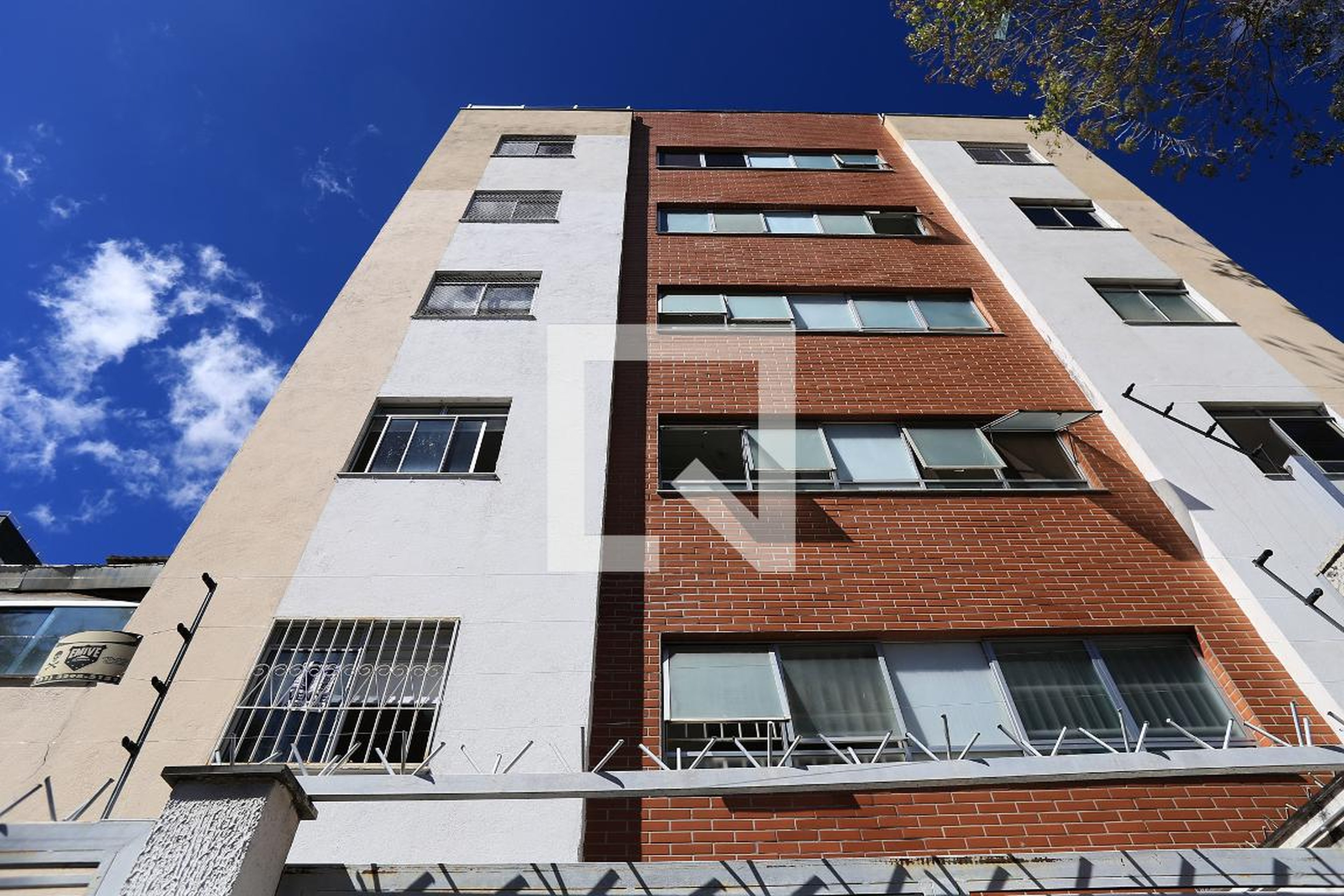 Fachada Condomínio em Rua Andesita, 420