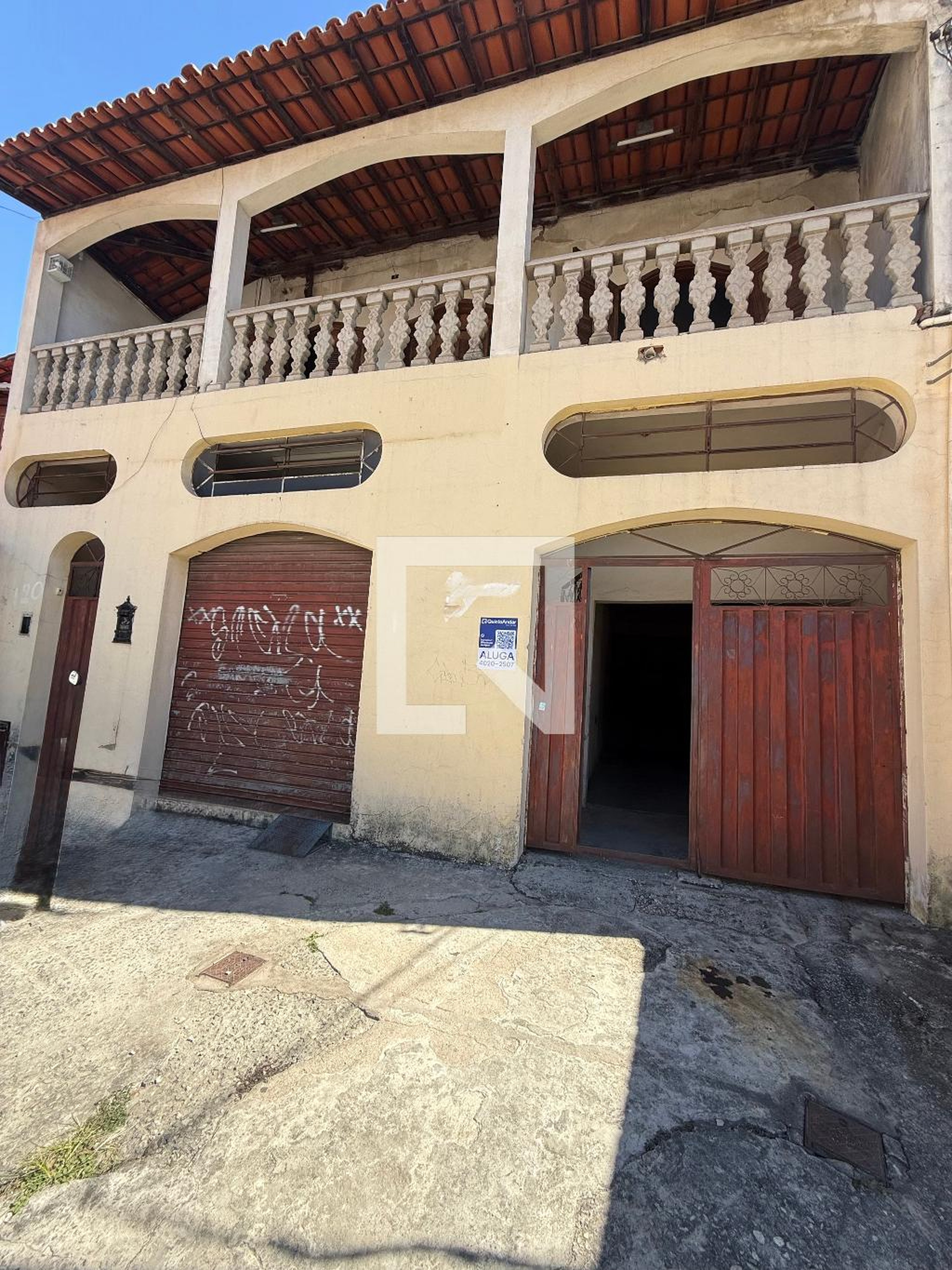 Fachada Condomínio em Rua Vinte e Quatro, 120