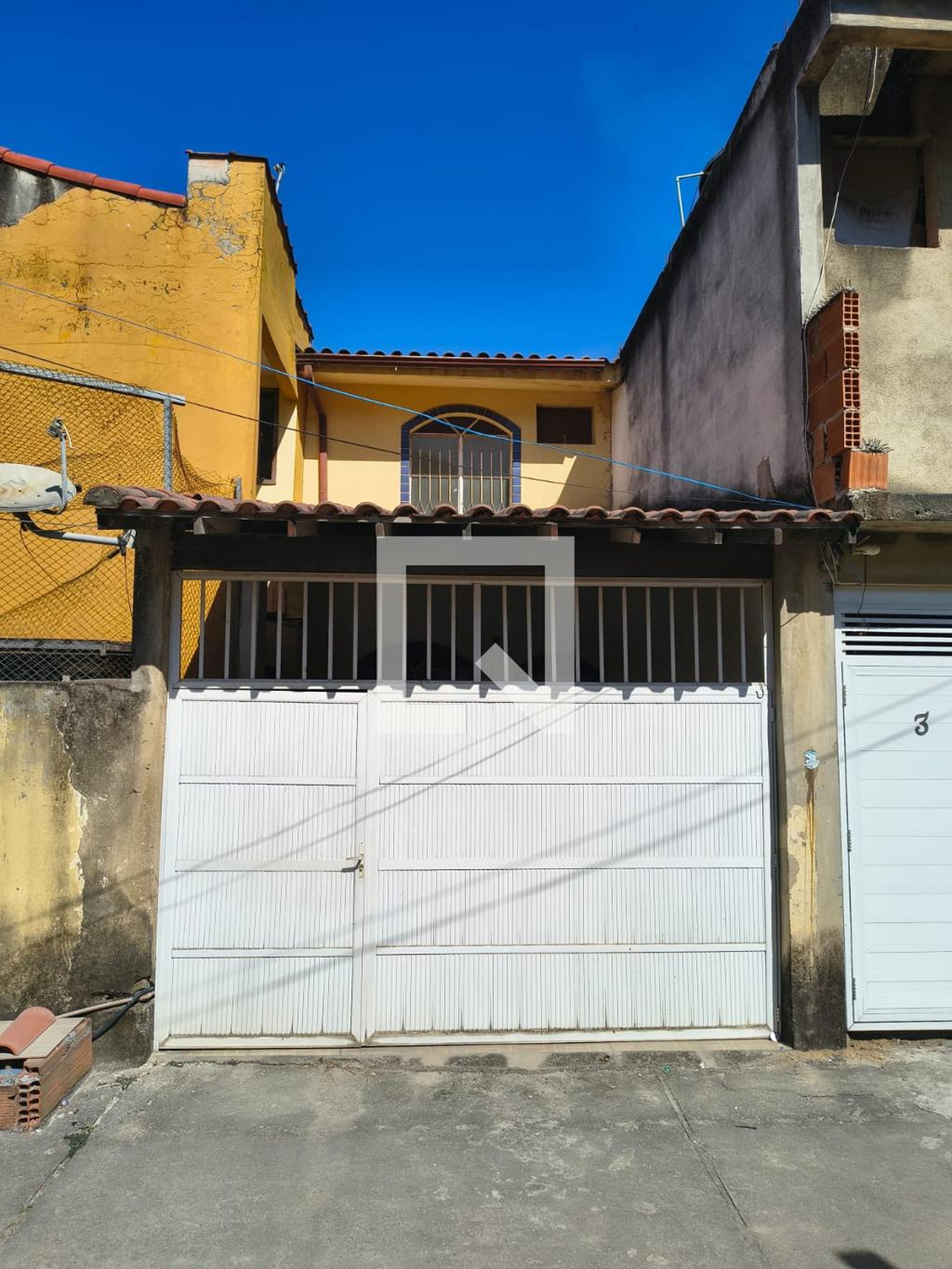 Fachada Condomínio em Rua José Dias Valente, 62
