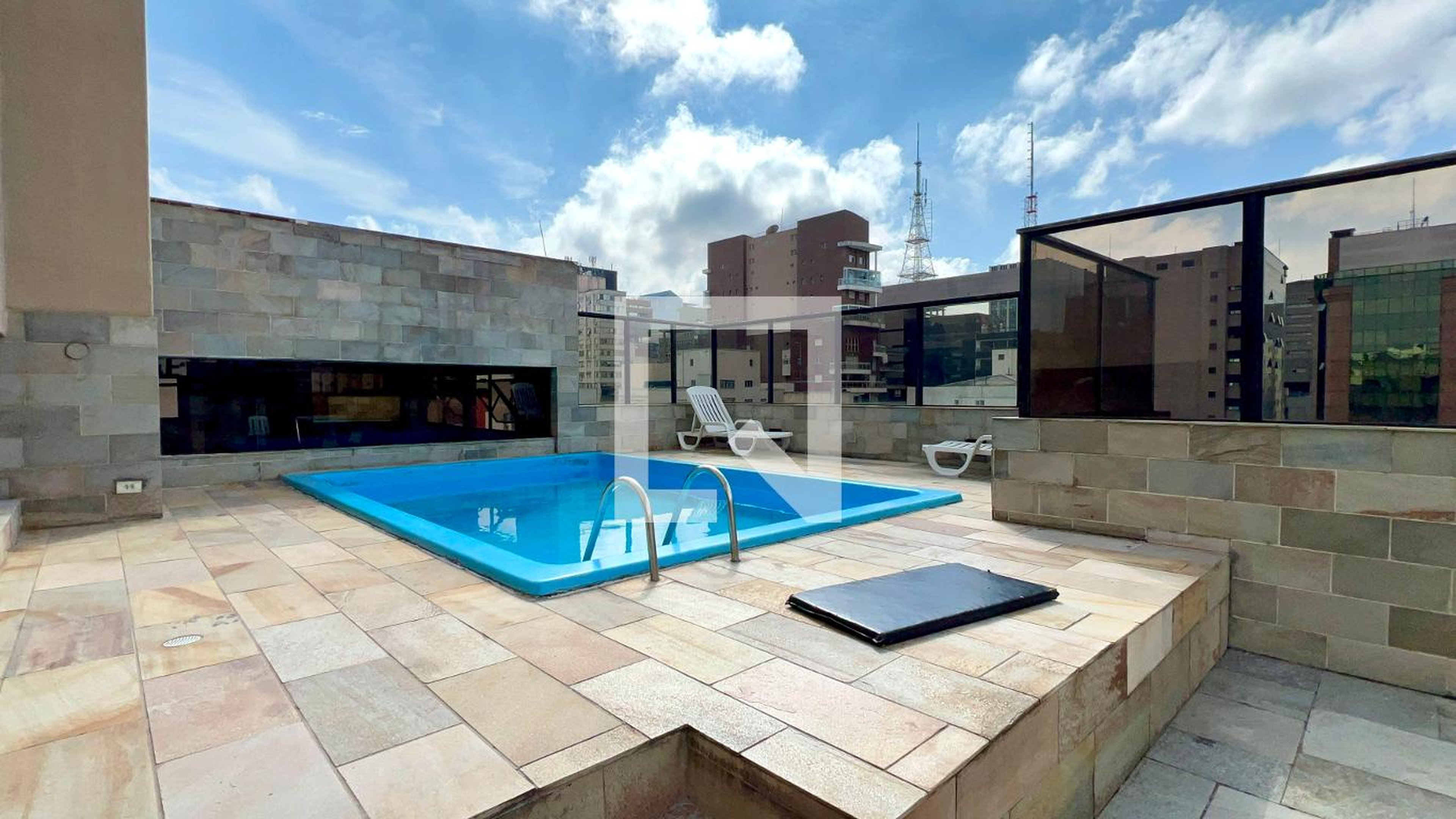 Piscina - Edifício Flat London Residence Service