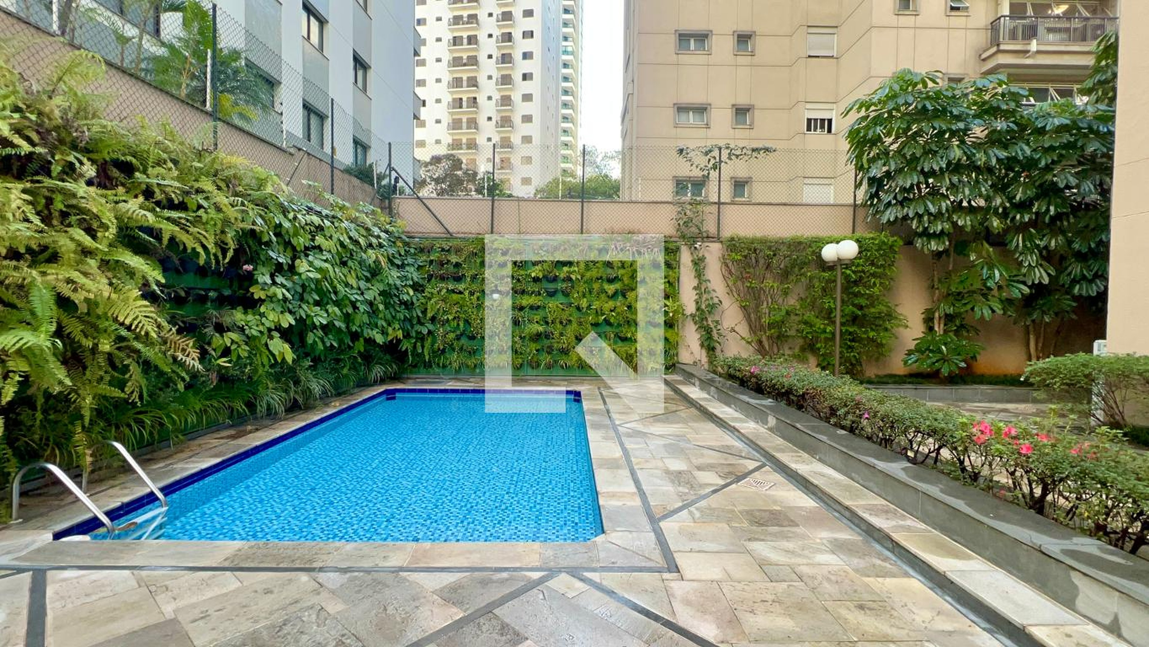 Piscina - Paco Rabane