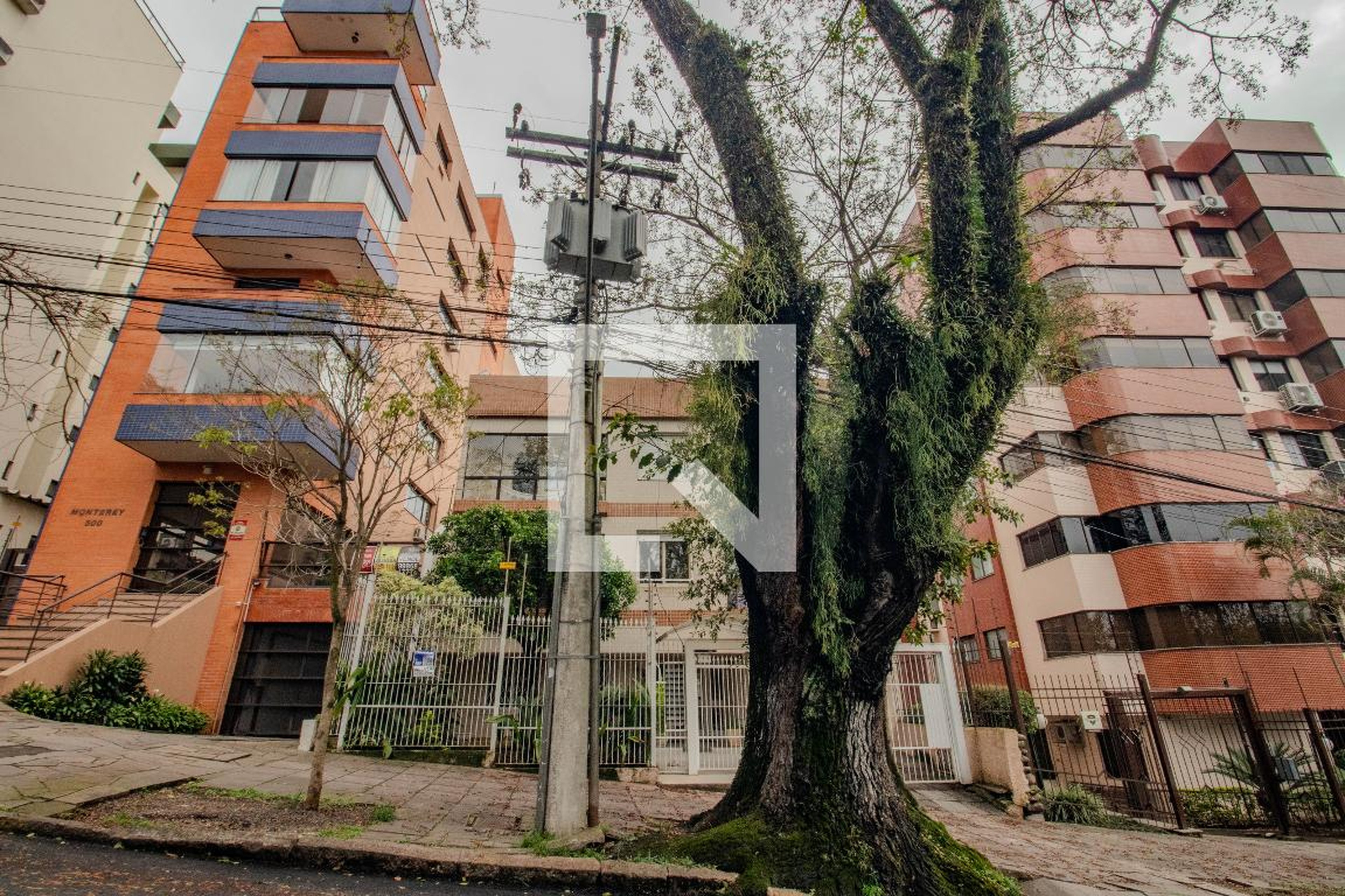 Fachada Condomínio Engenheiro Farias Santos