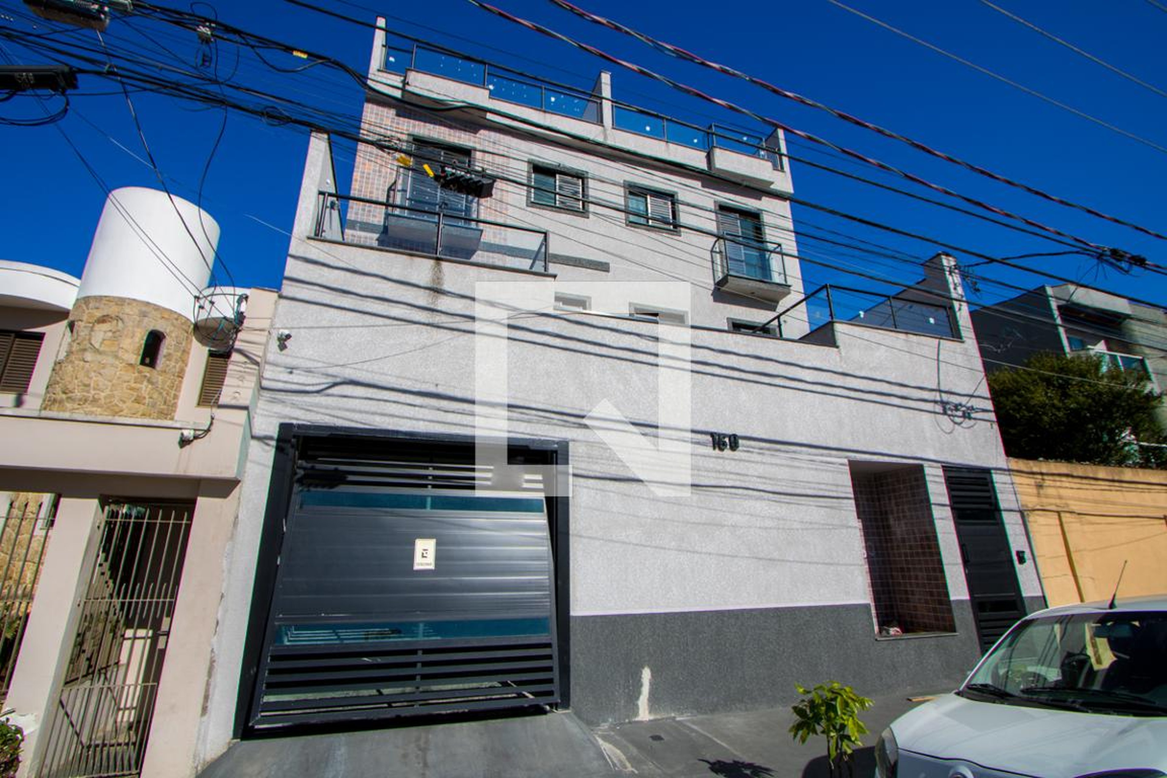 Fachada Condomínio em Rua Alencastro, 160
