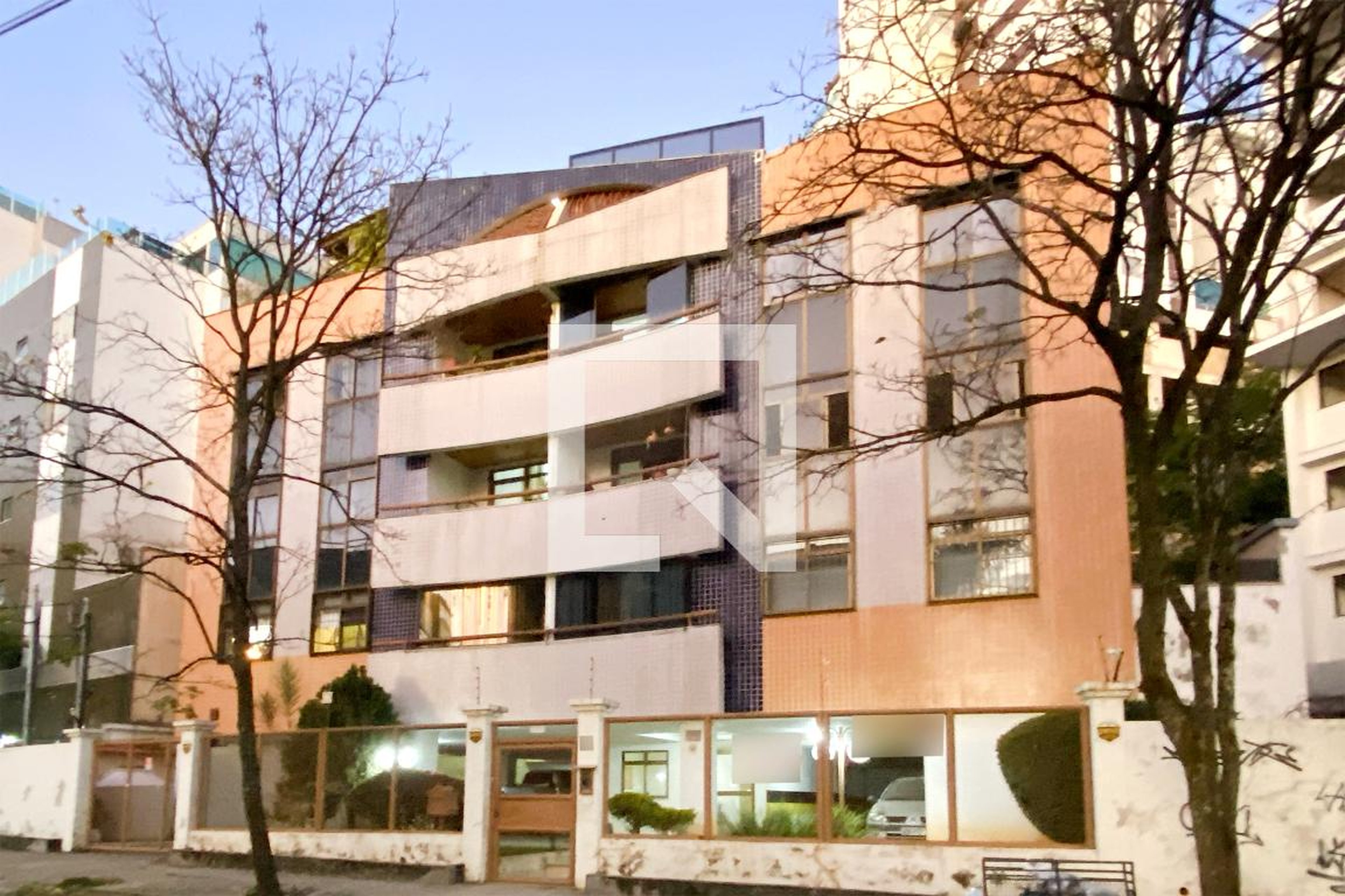 Fachada Condomínio Luiz Vaz de Camões