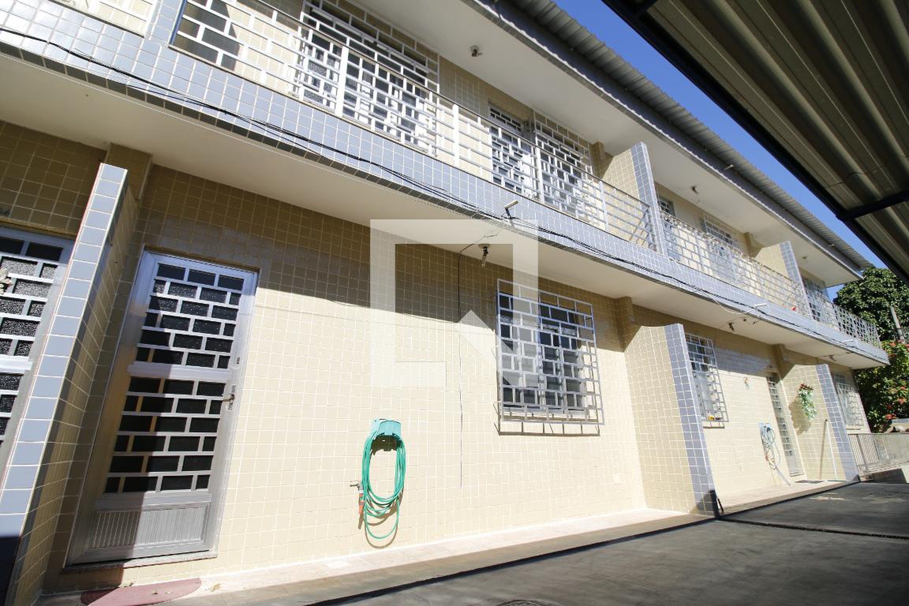 Fachada Condomínio em Rua Cidade do Rio, 137