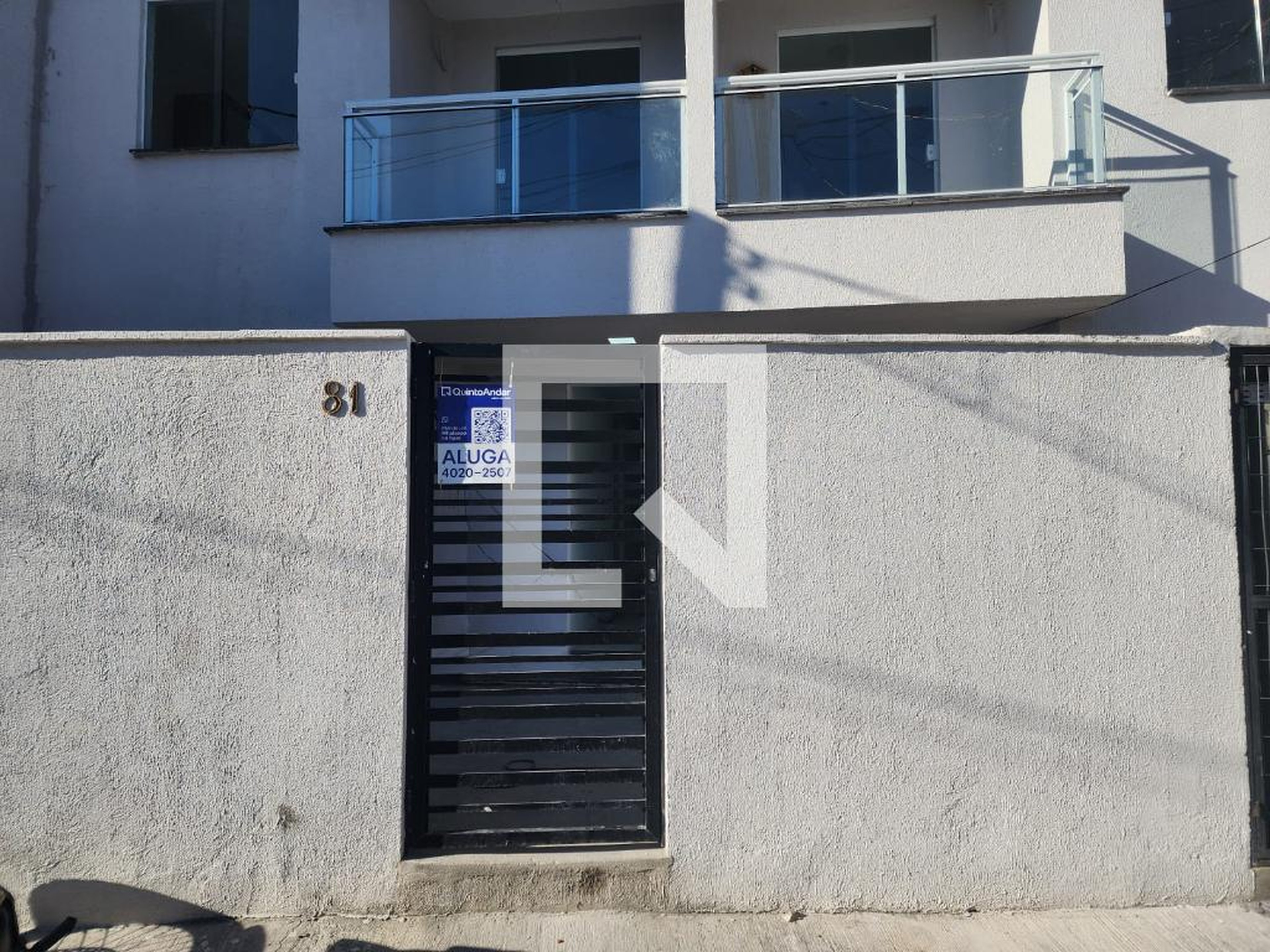 Fachada Condomínio em Rua Nair Quintela, 81