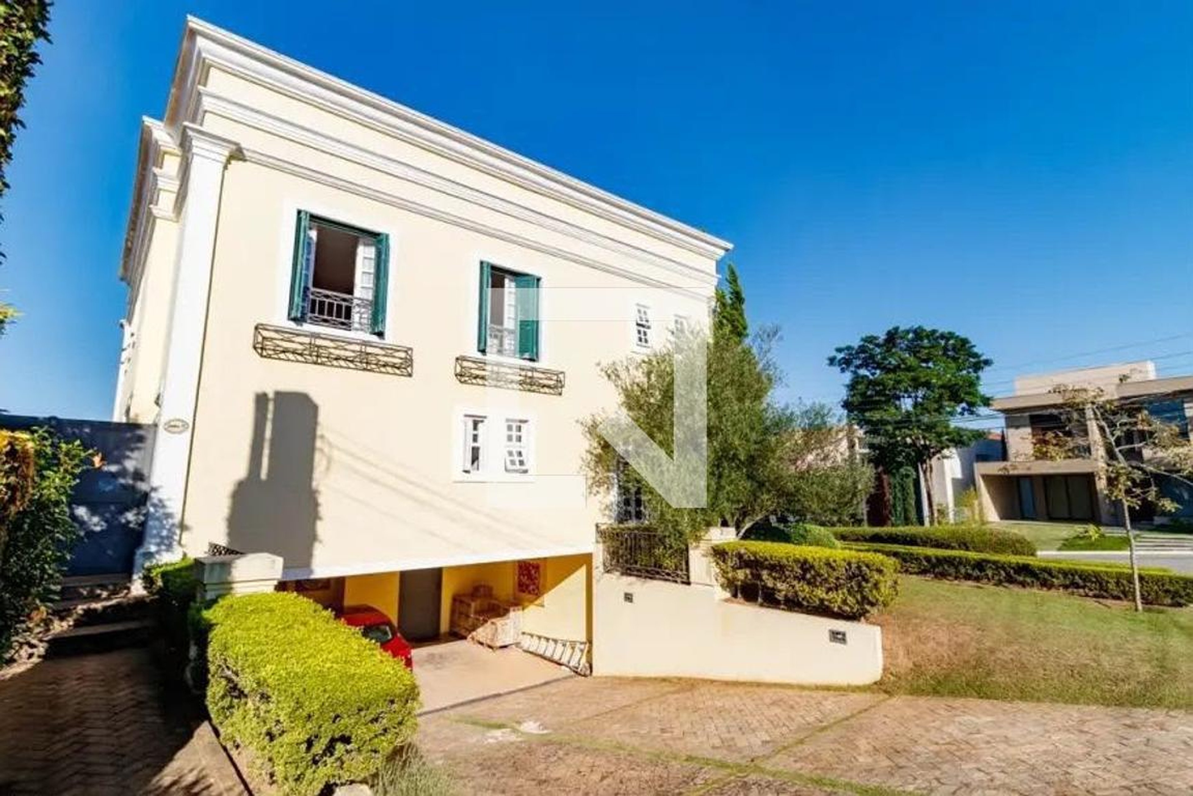 Fachada Condomínio em Alameda das Peróbas, 18