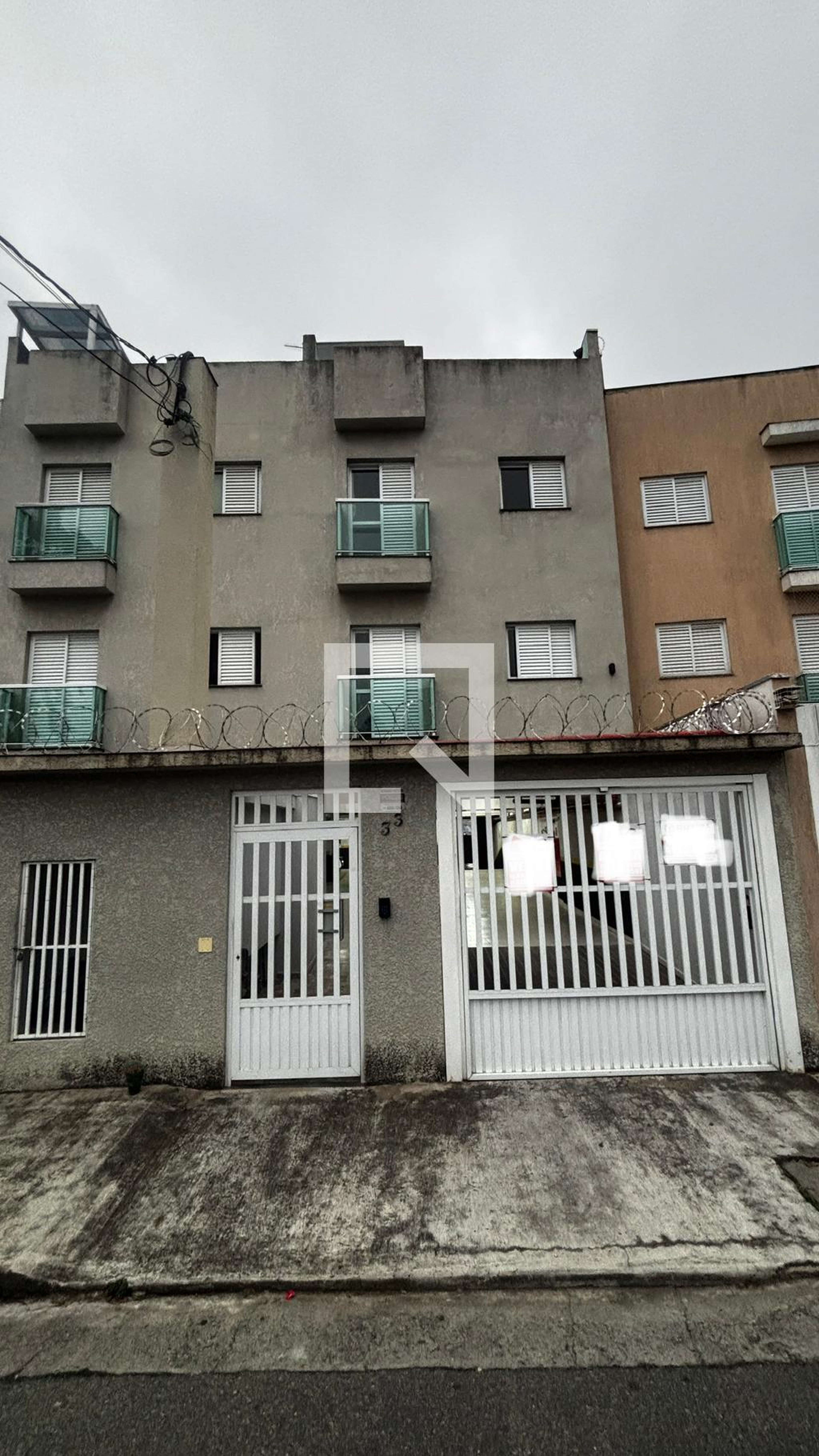 Fachada Condomínio em Rua Francisco Inácio, 33