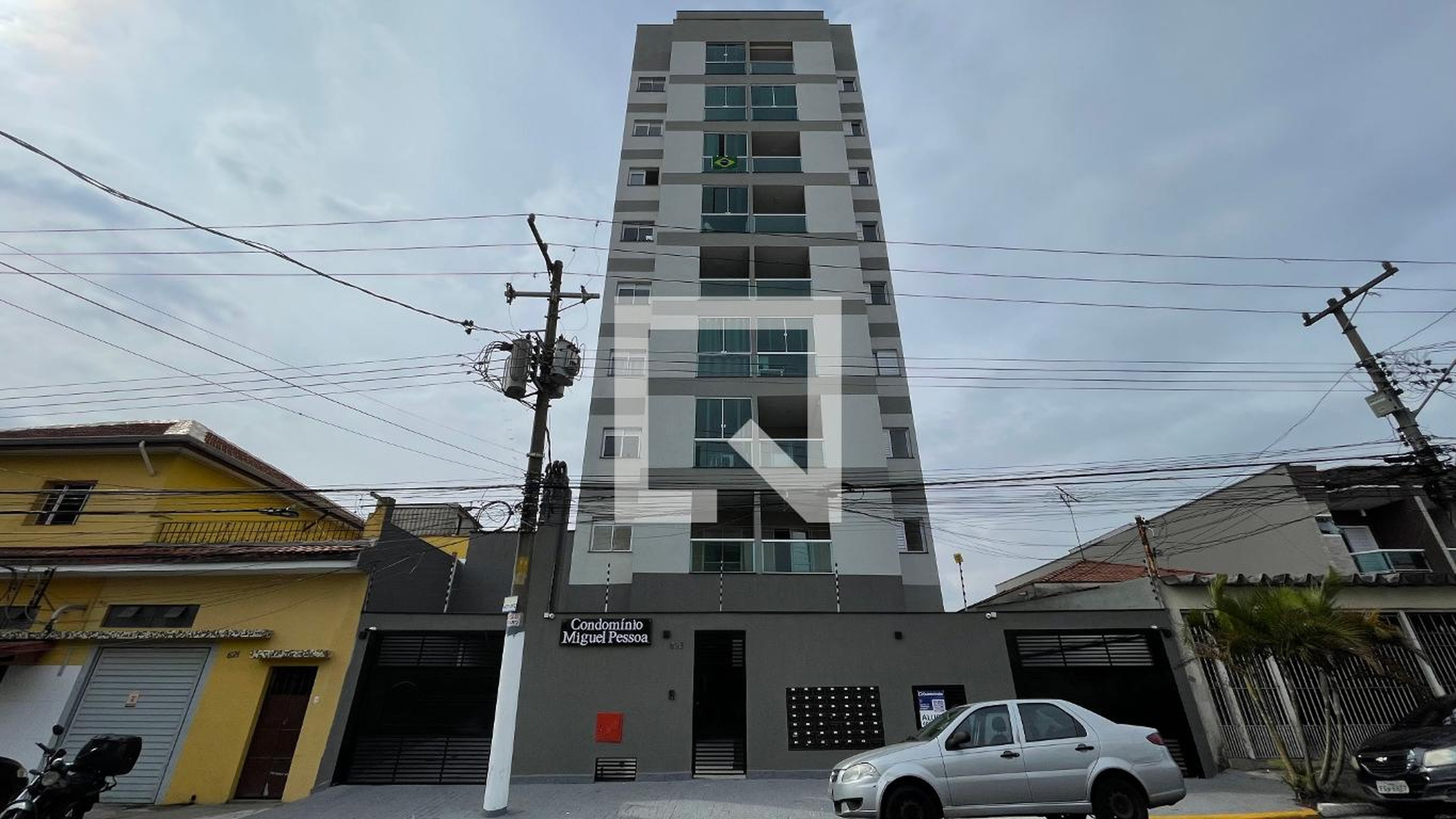 Fachada Condomínio em Rua Pedro Talarico, 635
