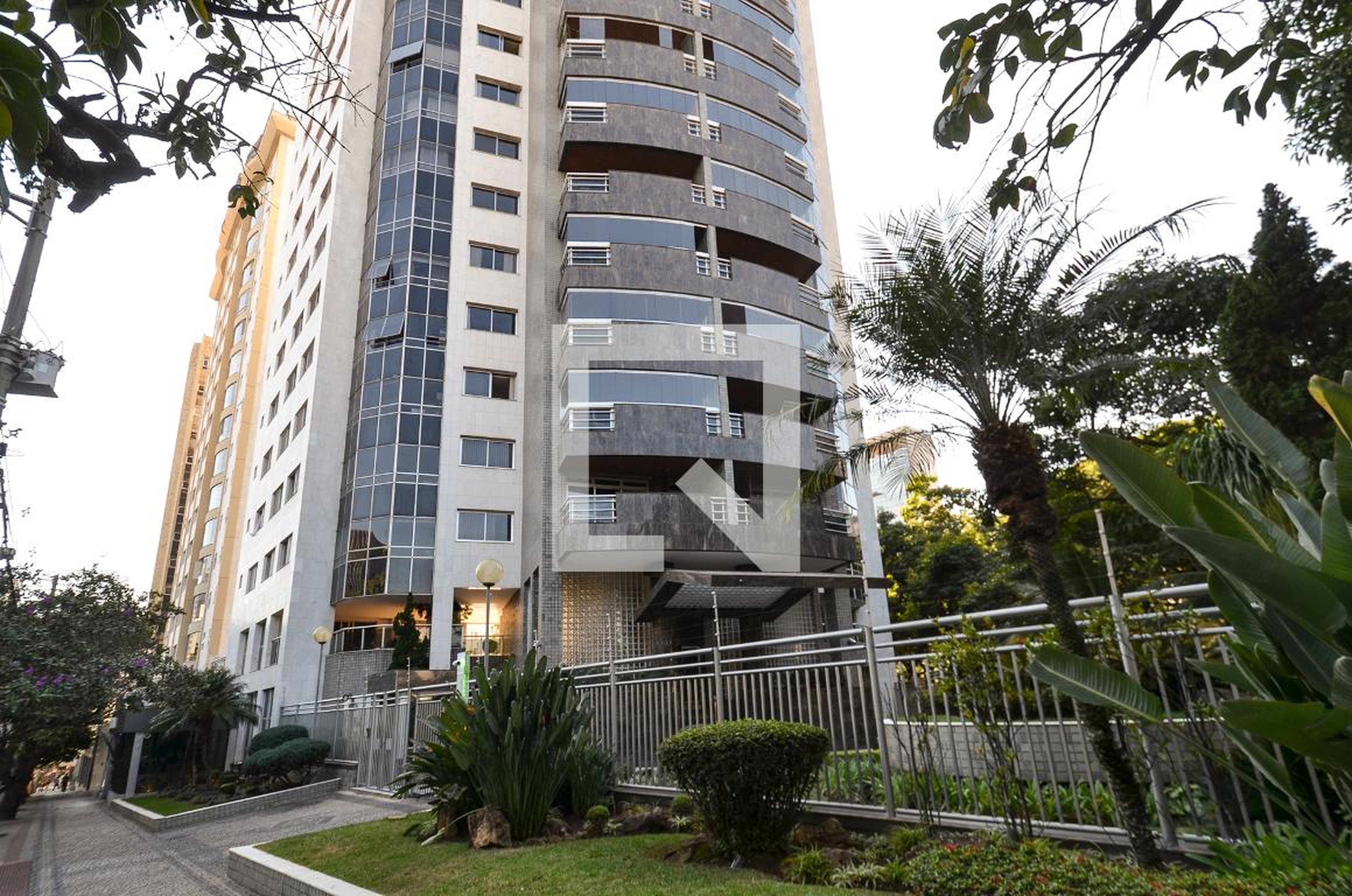 Fachada Condomínio em Rua Martim de Carvalho, 55