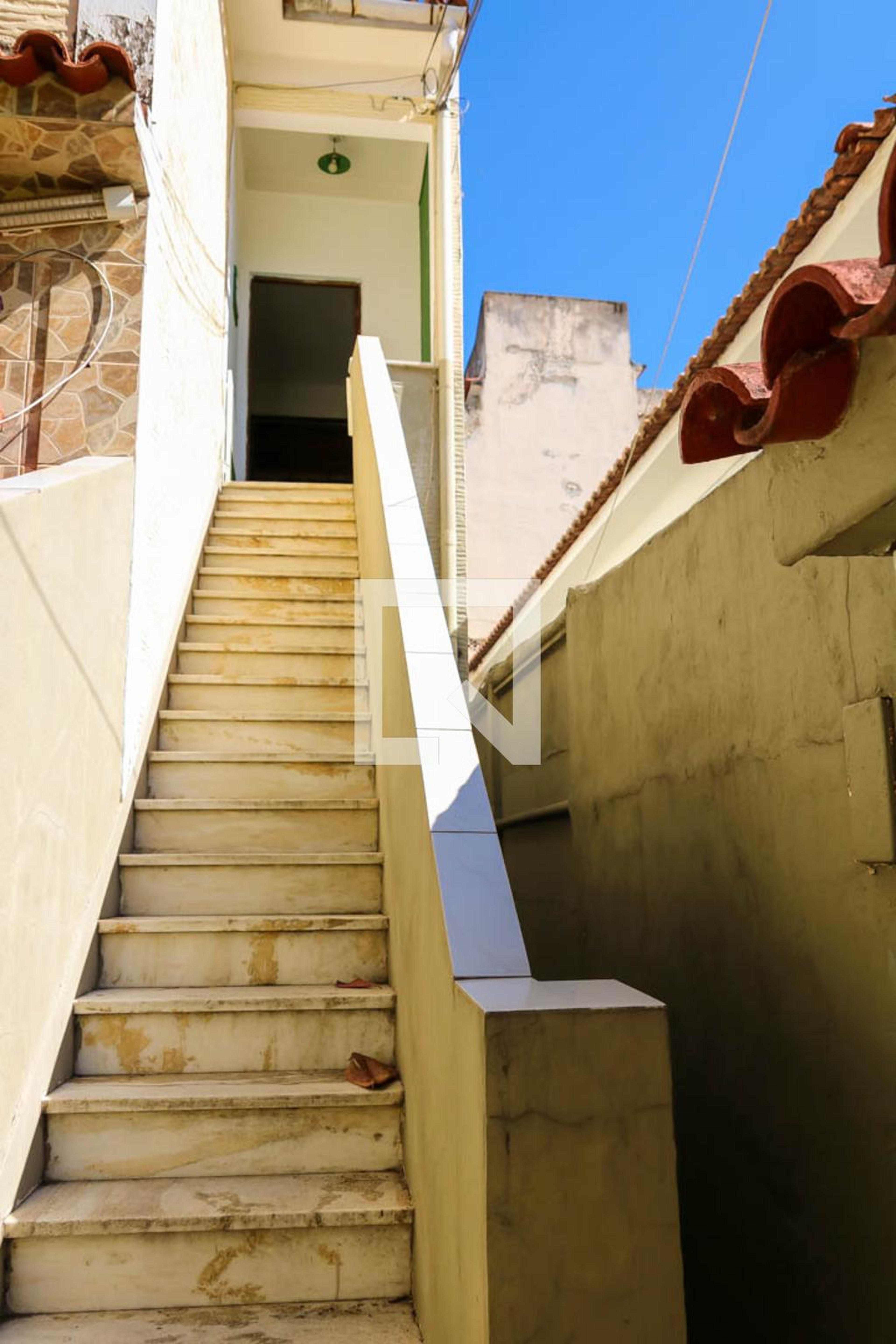 Entrada Condomínio em Rua Geolandia, 31