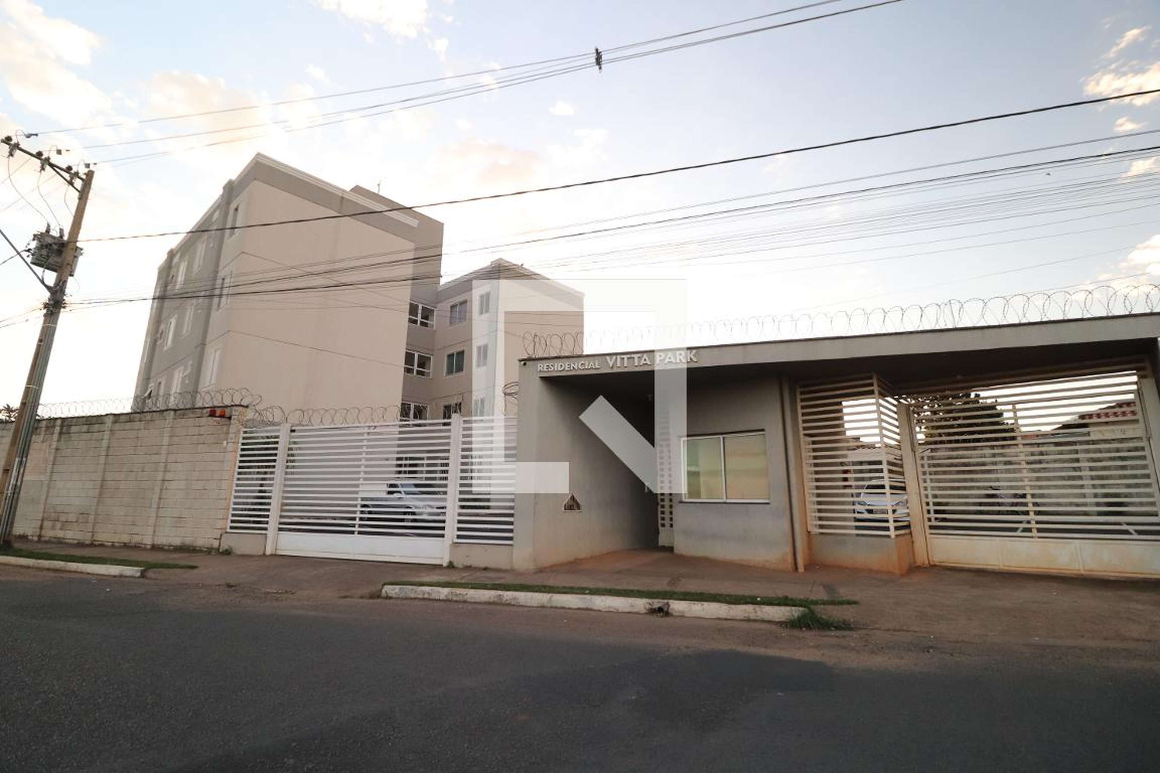 Fachada Condomínio em Rua Glênio Custódio Spini, 750