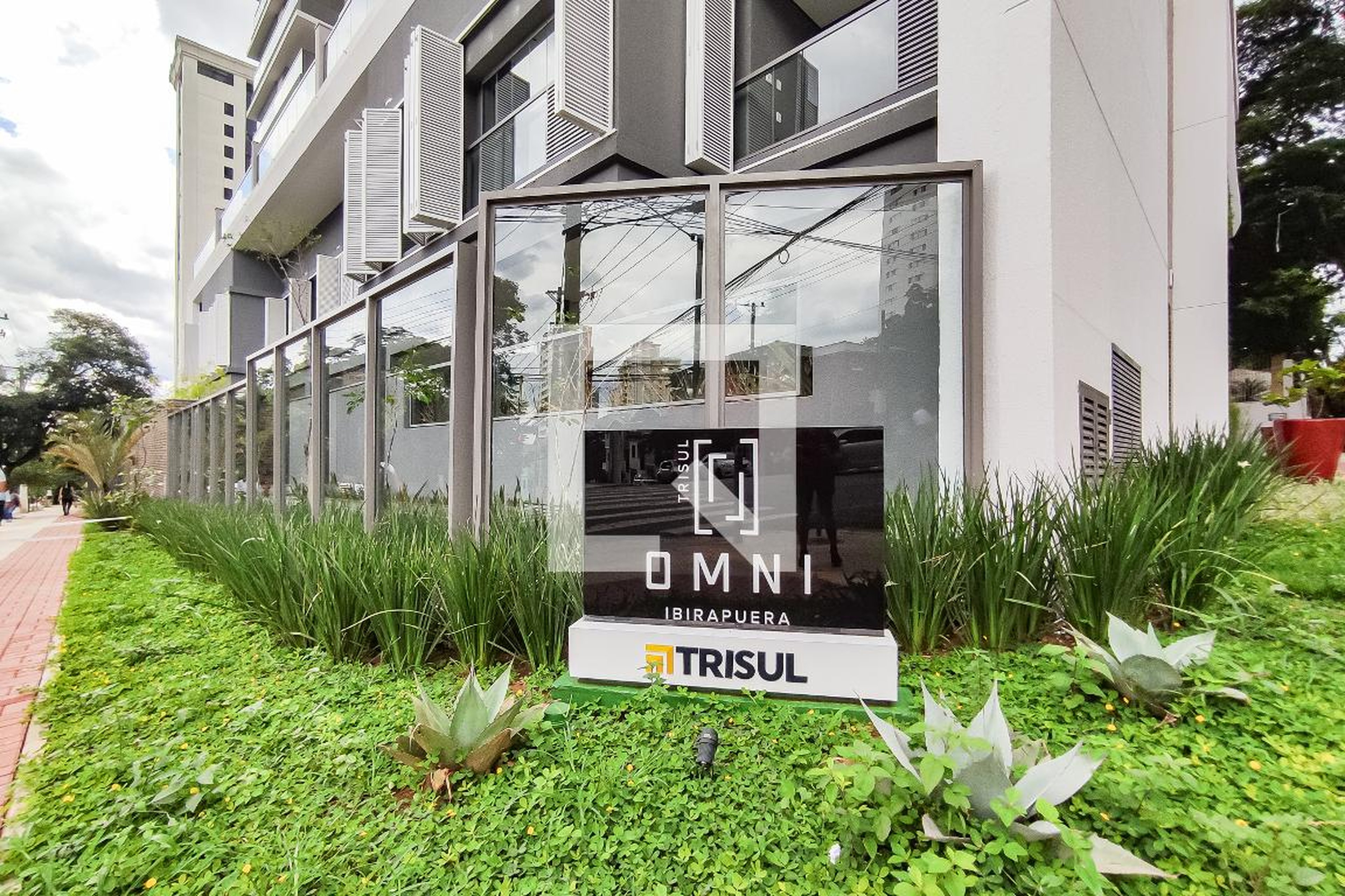 Fachada Condomínio Omni Ibirapuera