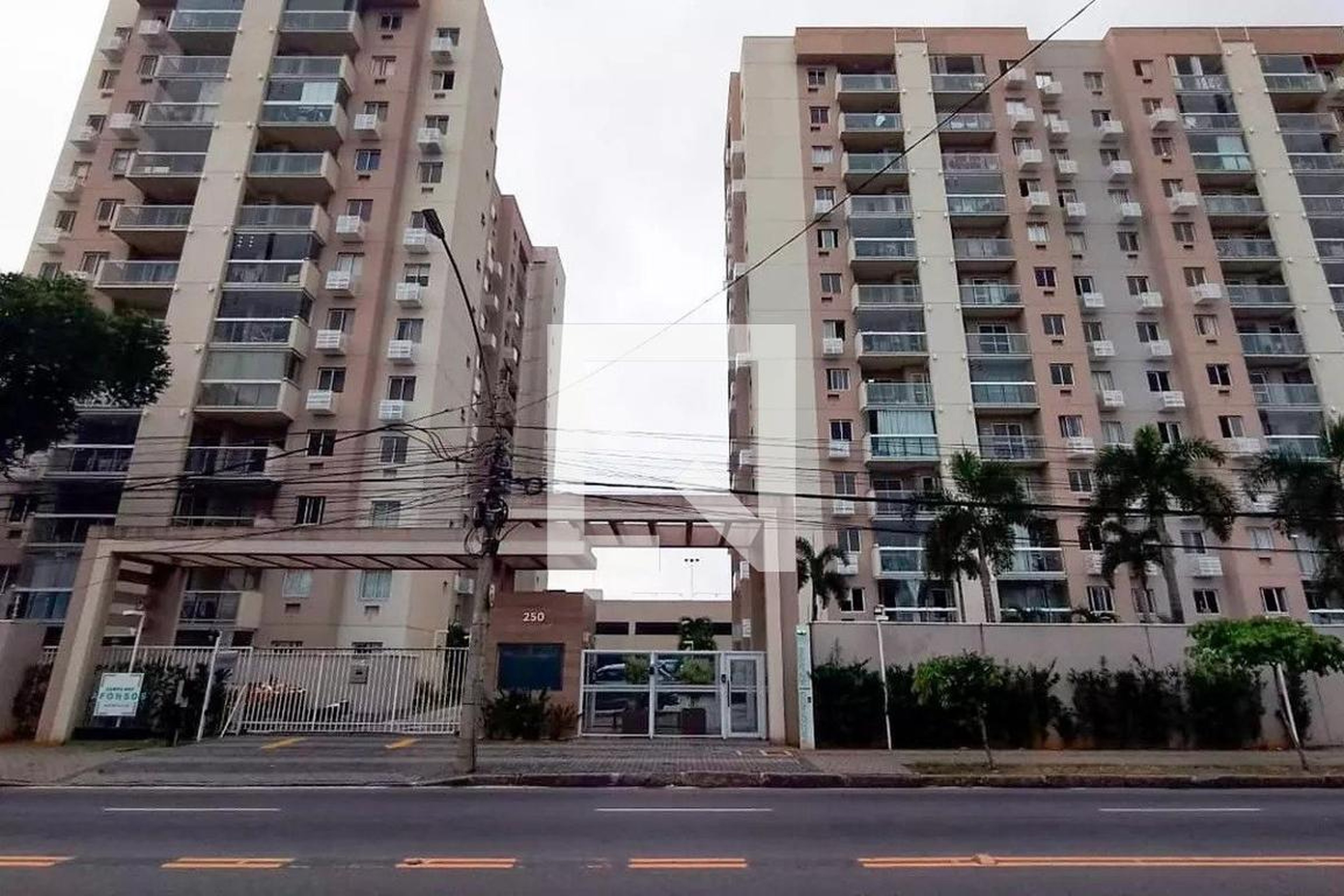Fachada Condomínio Campo dos Afonsos