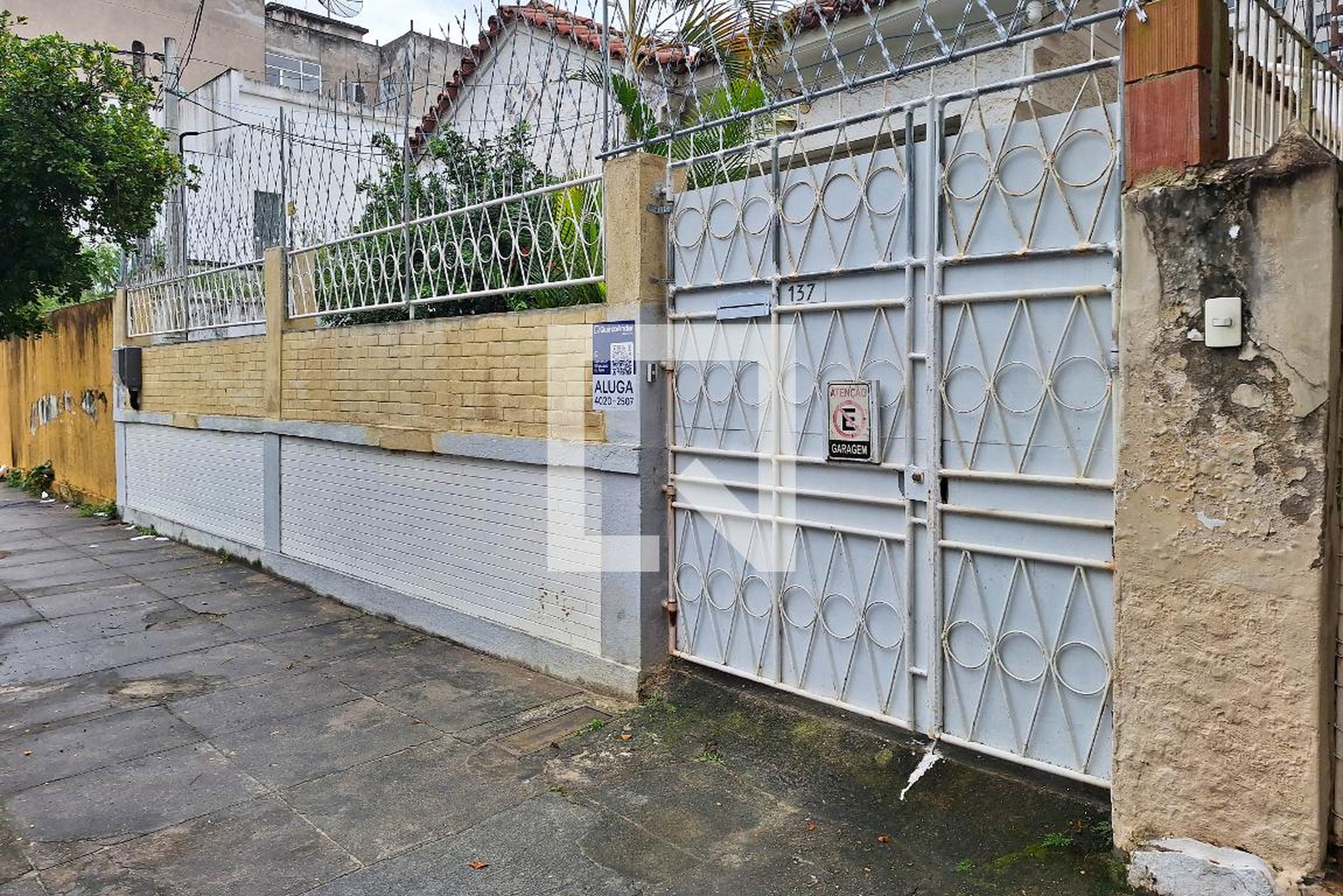 Fachada Condomínio em Rua General Silvestre Rocha, 137