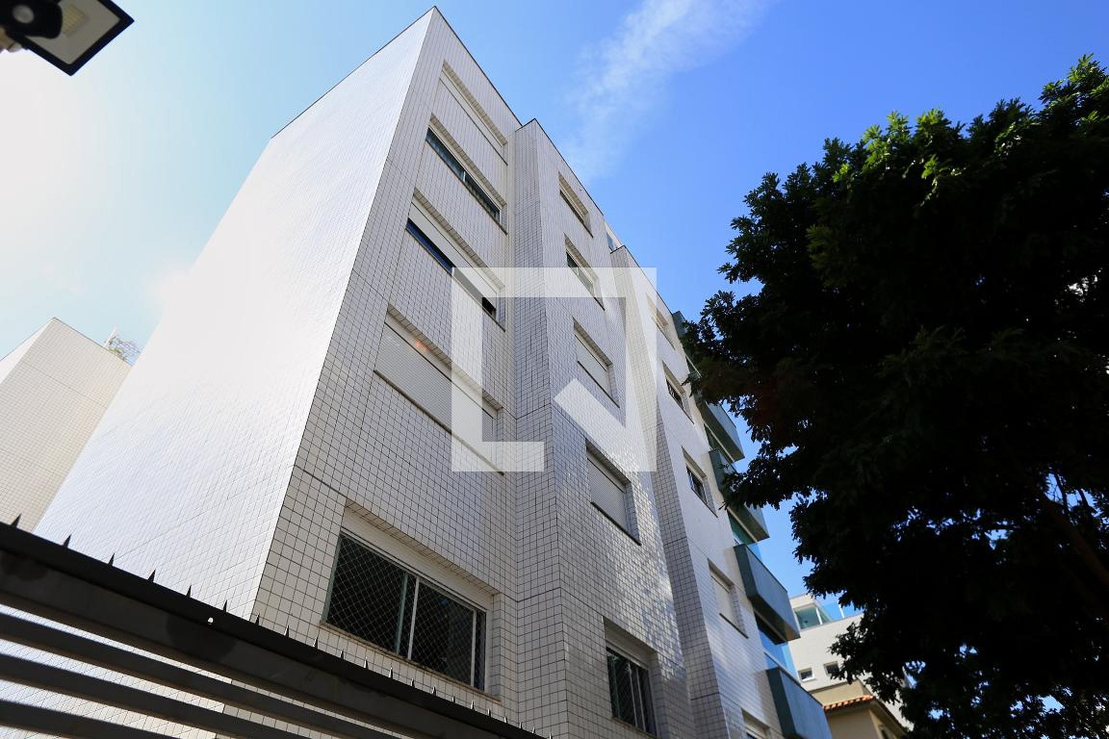 Fachada Condomínio em Rua Paulo Nunes Vieira, 41