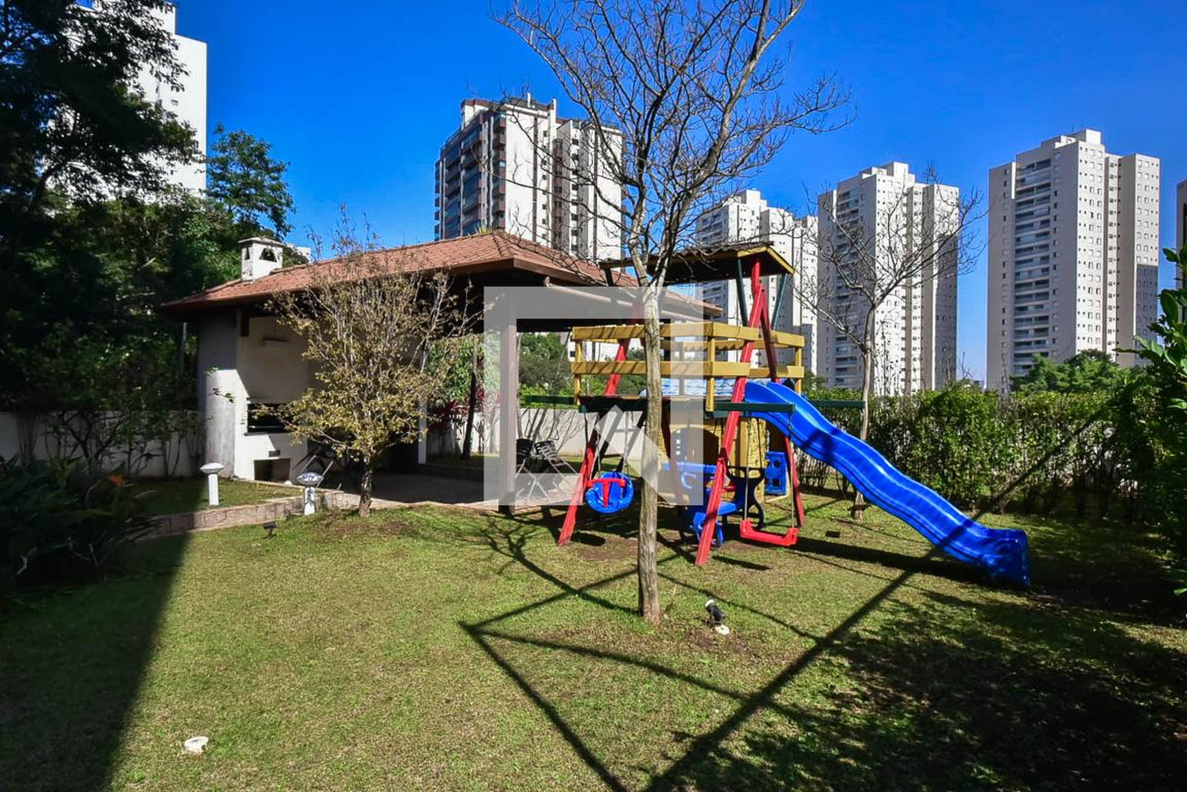 Playground - Custódio de Oliveira