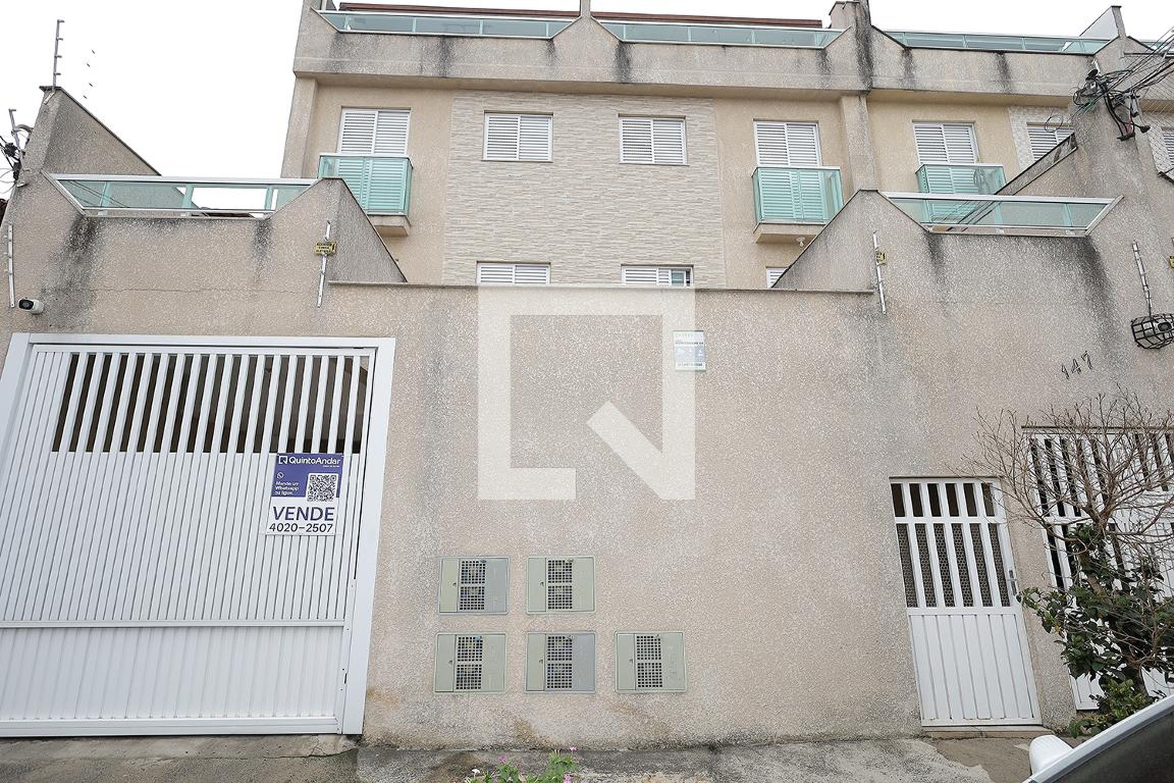 Fachada Condomínio em Rua Carinas, 147