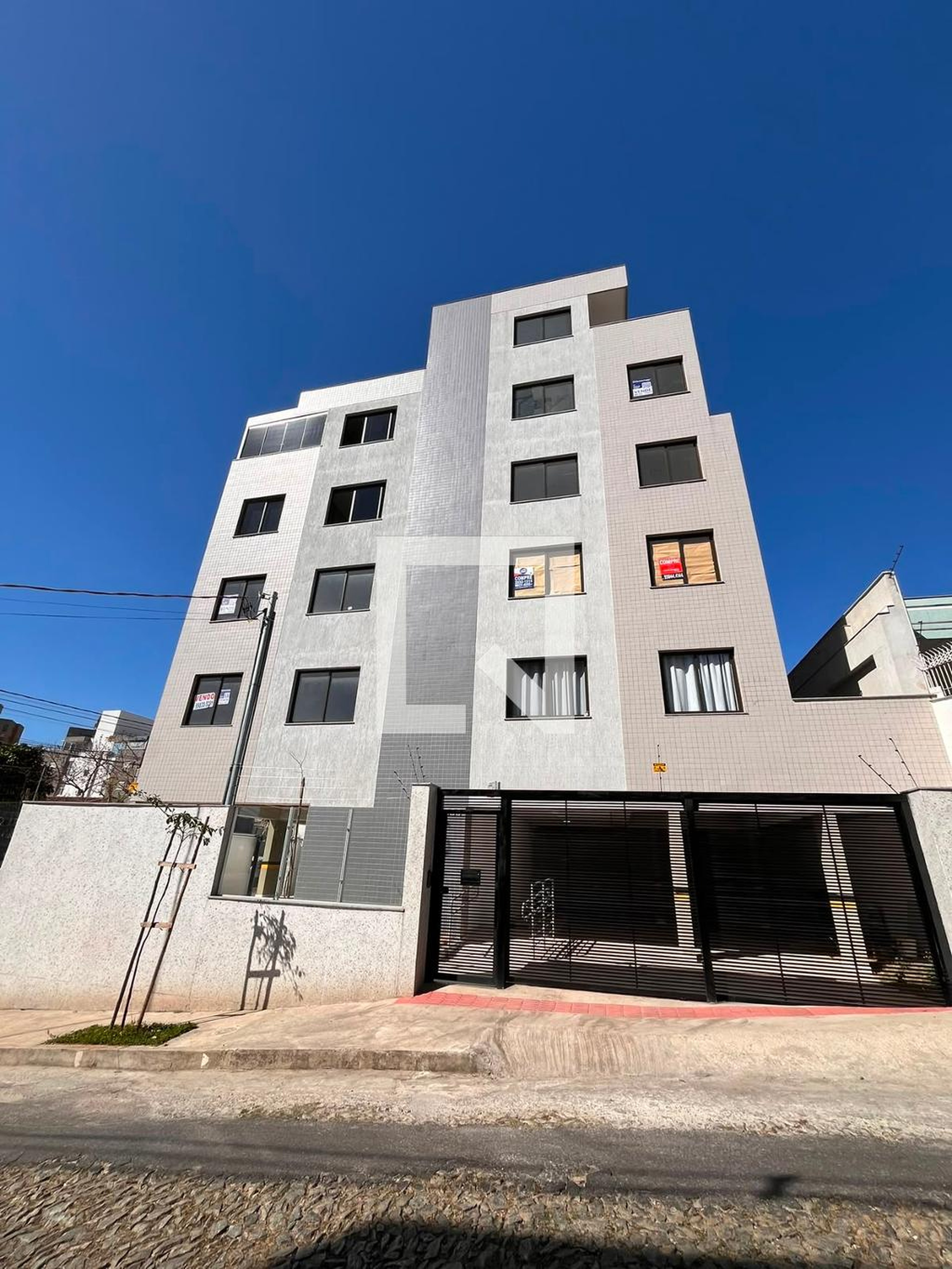 FACHADA Condomínio em Rua Daniel de Carvalho, 1903