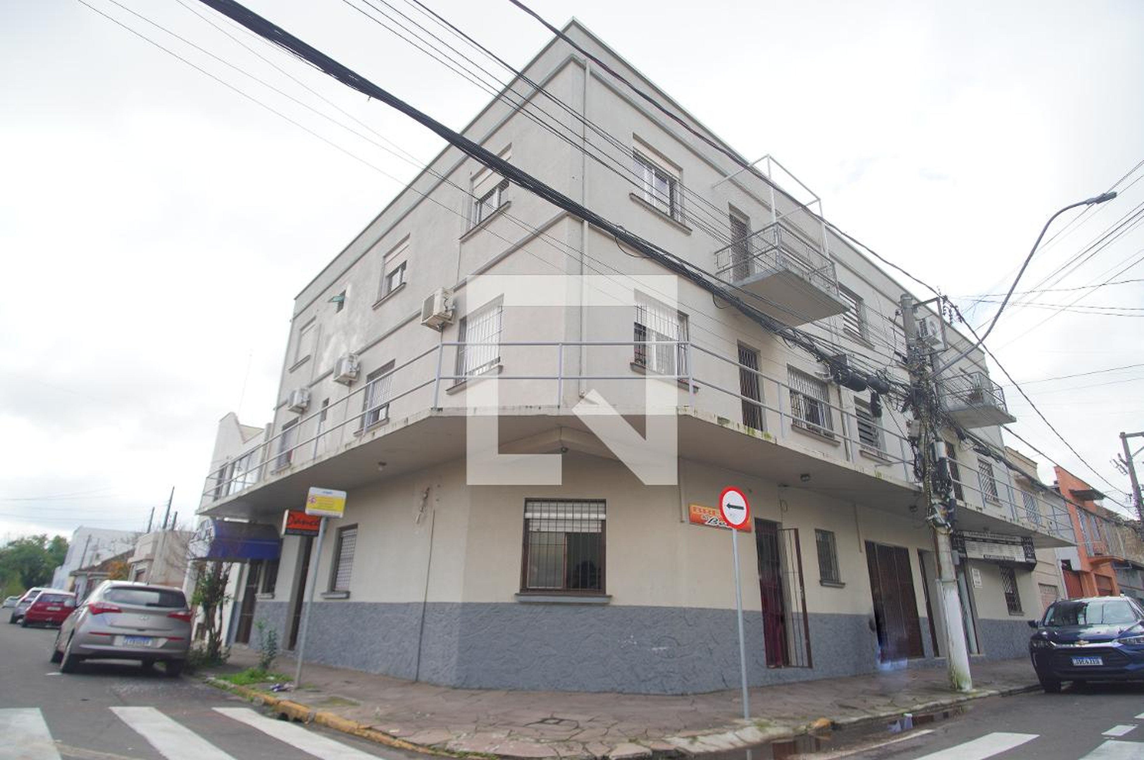 Fachada Condomínio em Rua Brasil, 975