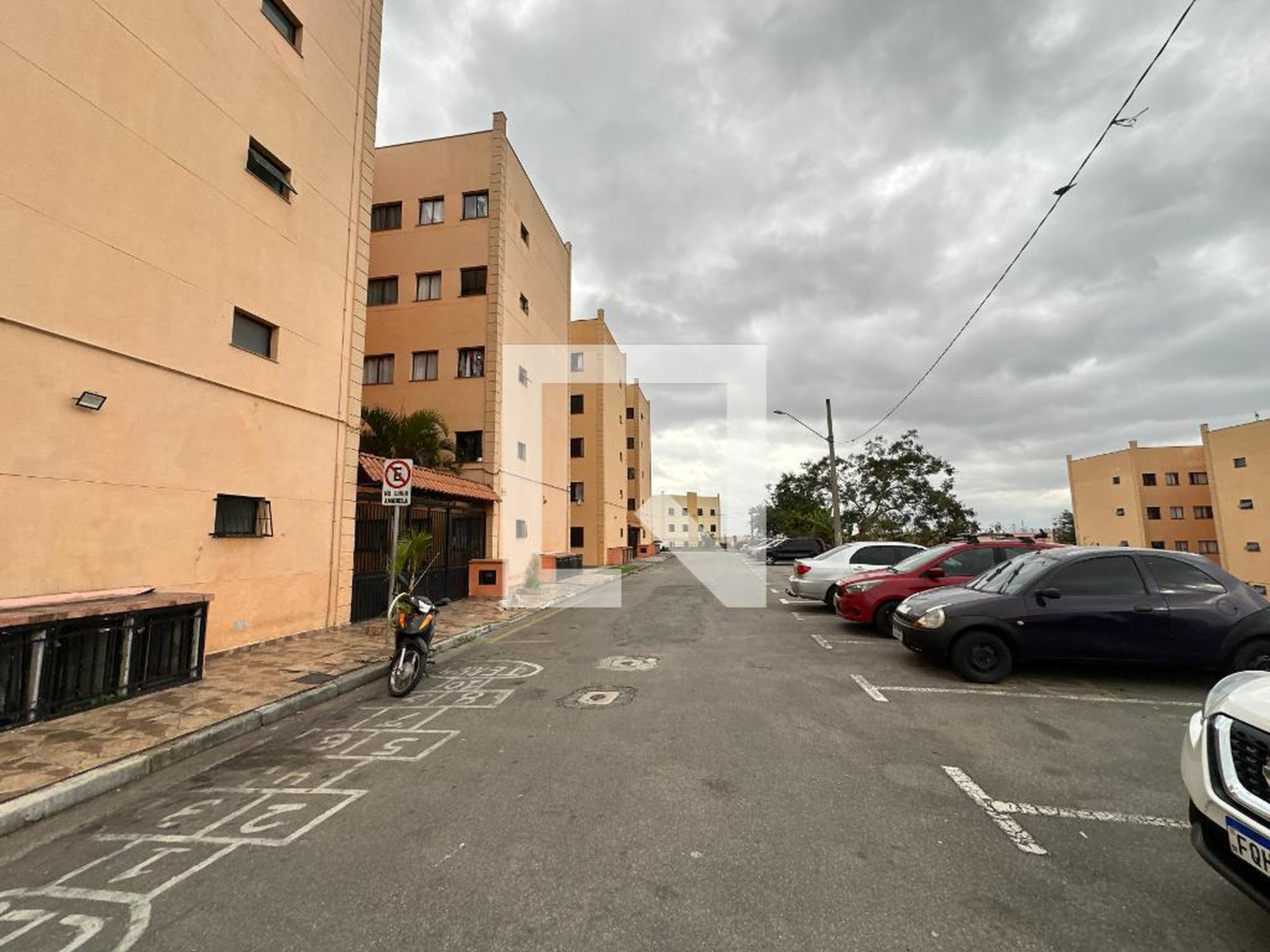 Fachada Condomínio em Rua Mirante da Serra, 33