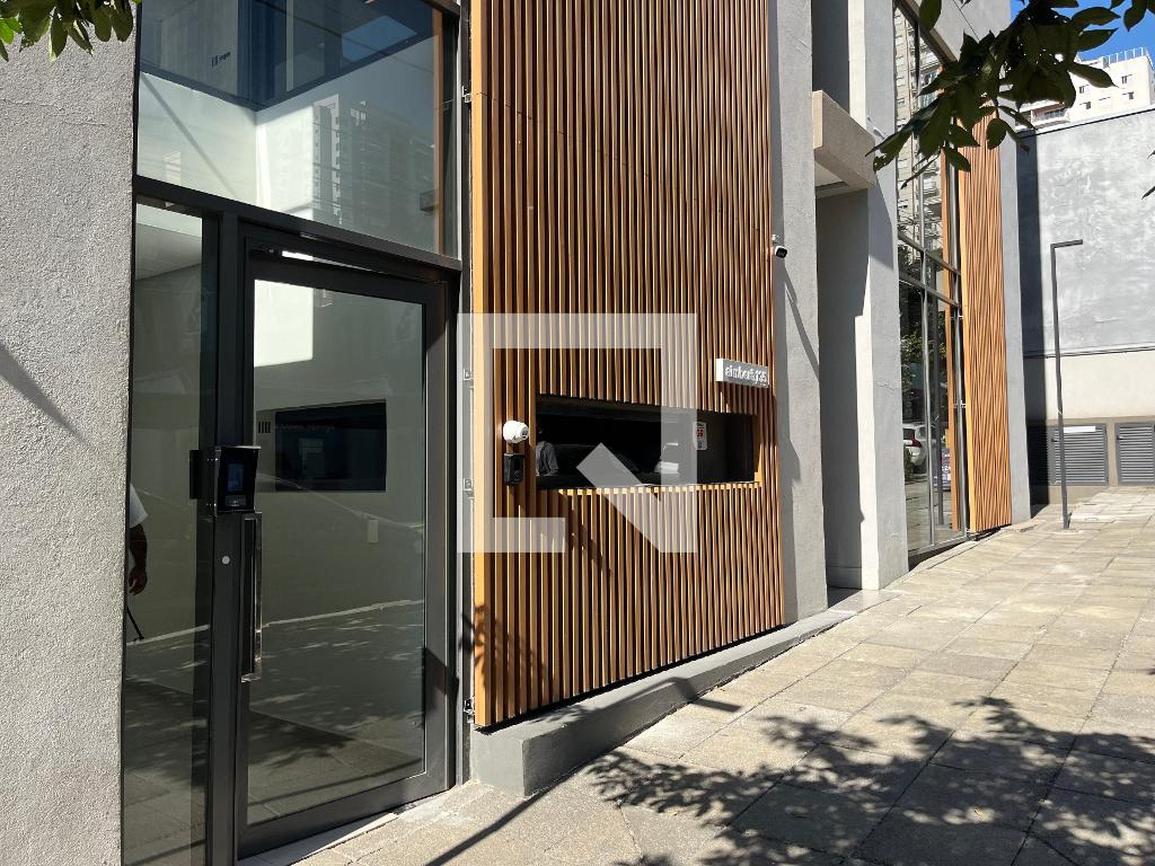 Fachada do Prédio Condomínio Aimberê by You,inc