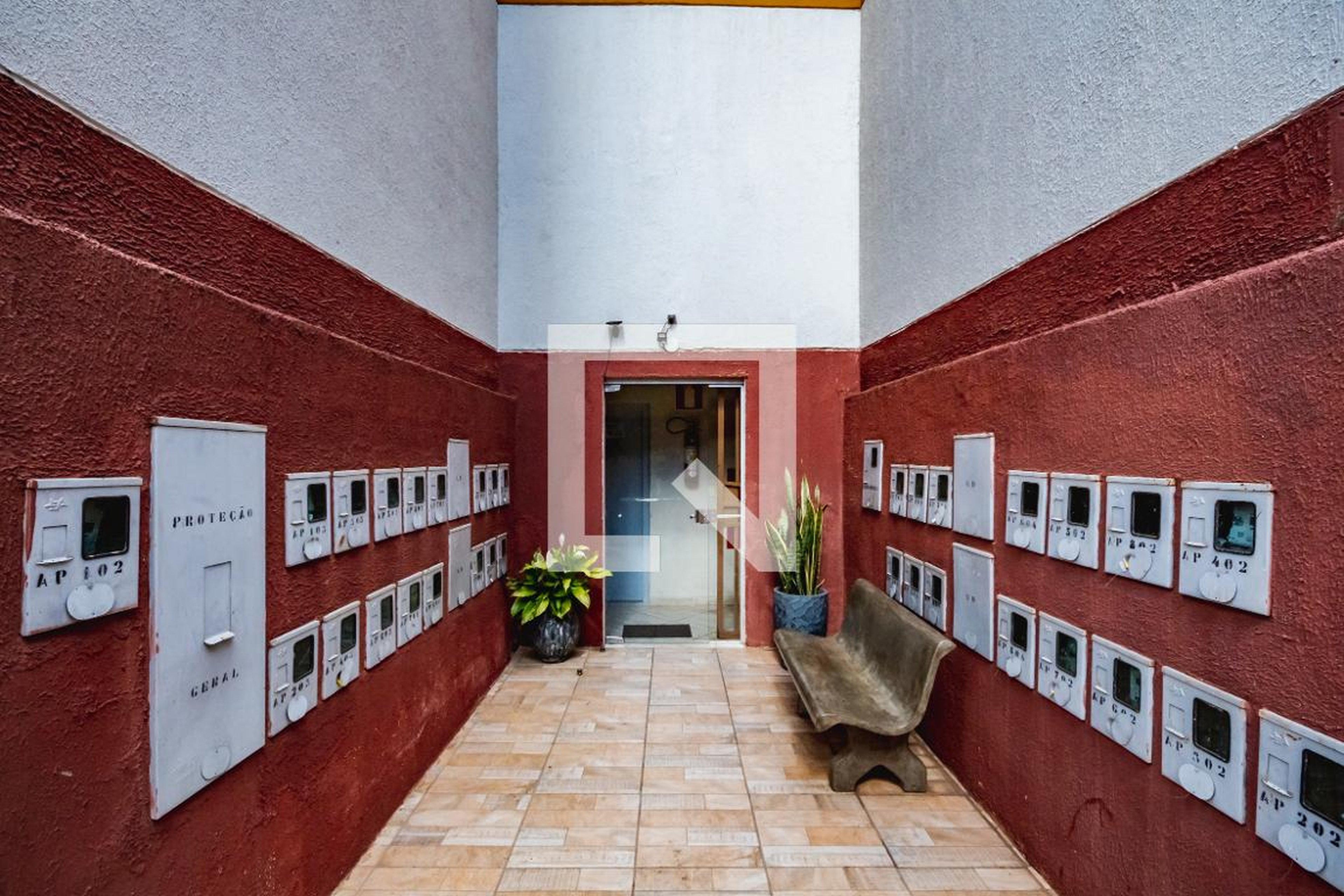 Hall de entrada Condomínio em Rua Geraldo Pôrto, 105