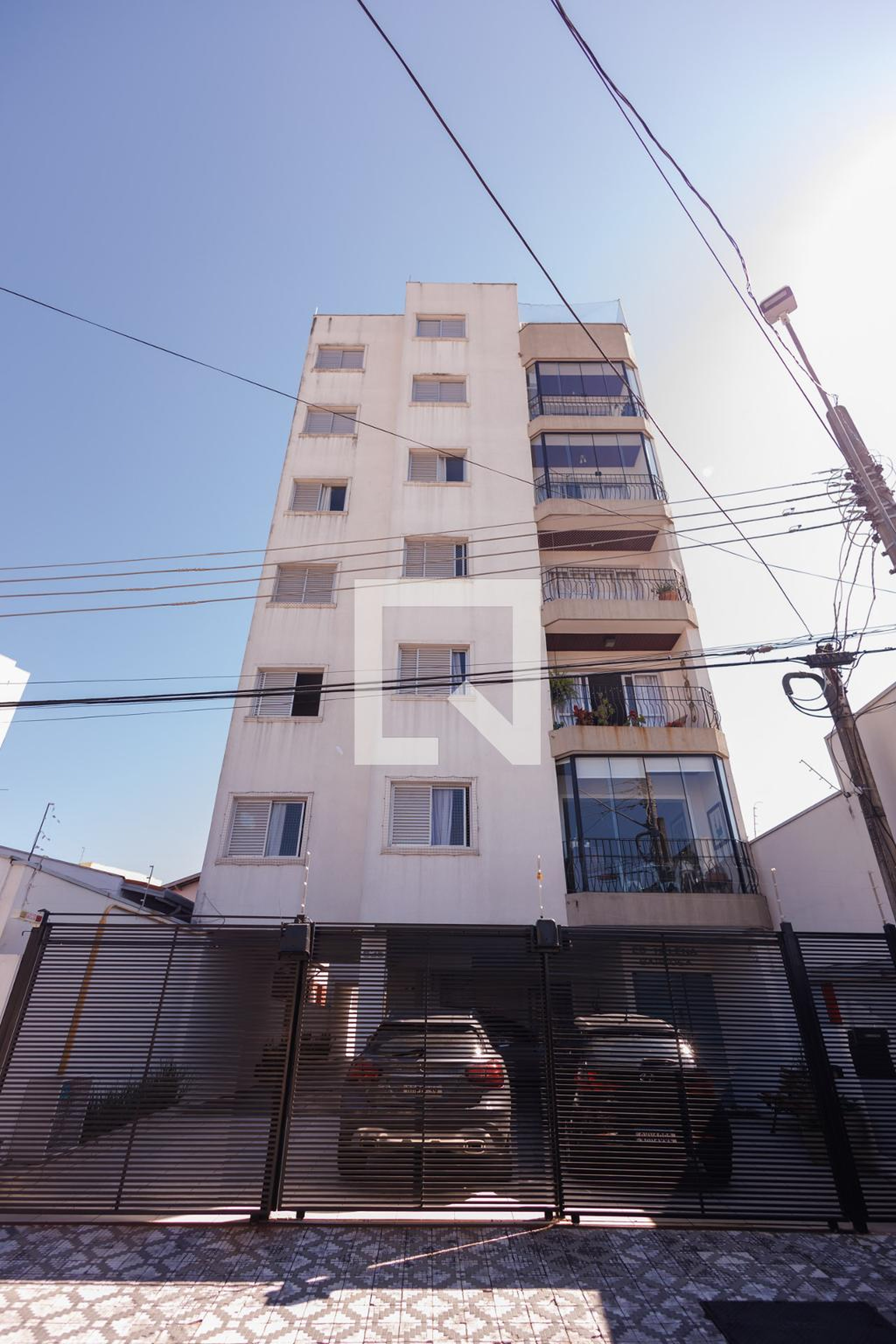 Fachada Condomínio em Rua Newton Câmara Leal Barros, 625