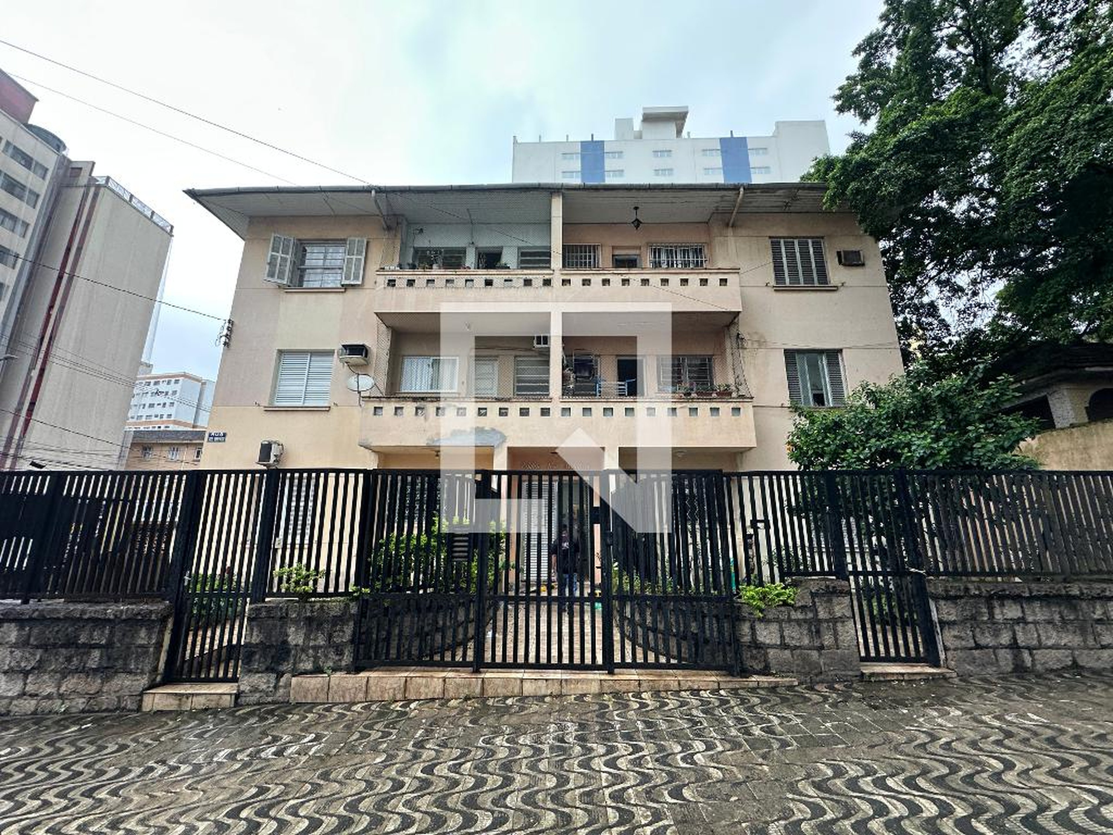 Fachada Condomínio em Rua José Bonifácio, 305