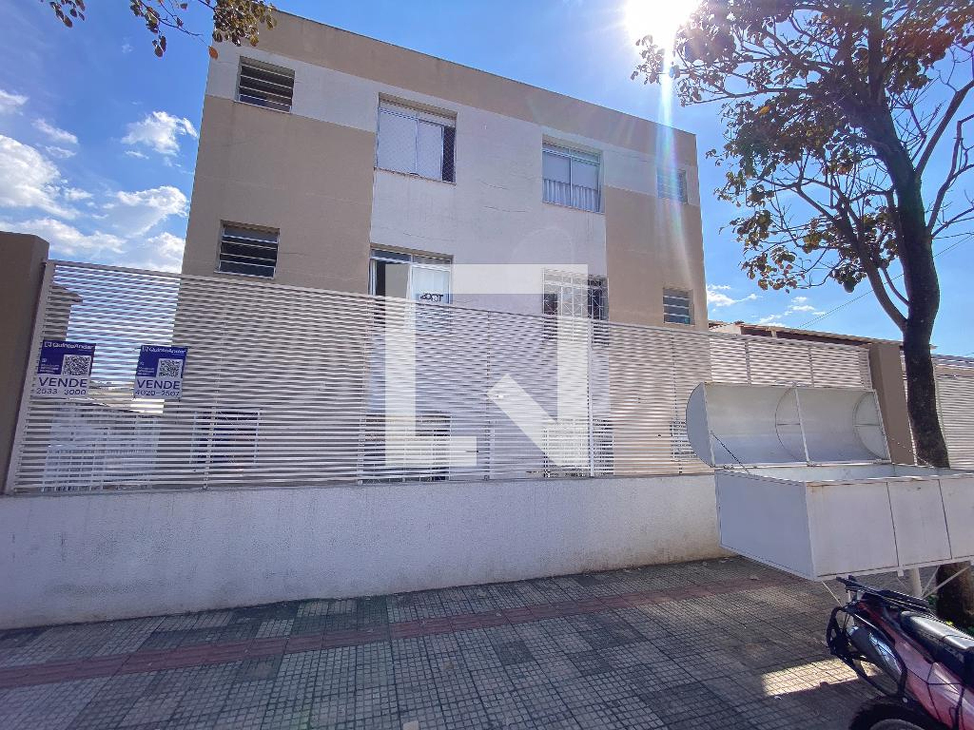 Fachada Condomínio em Rua Inácio Parreira Neves, 210