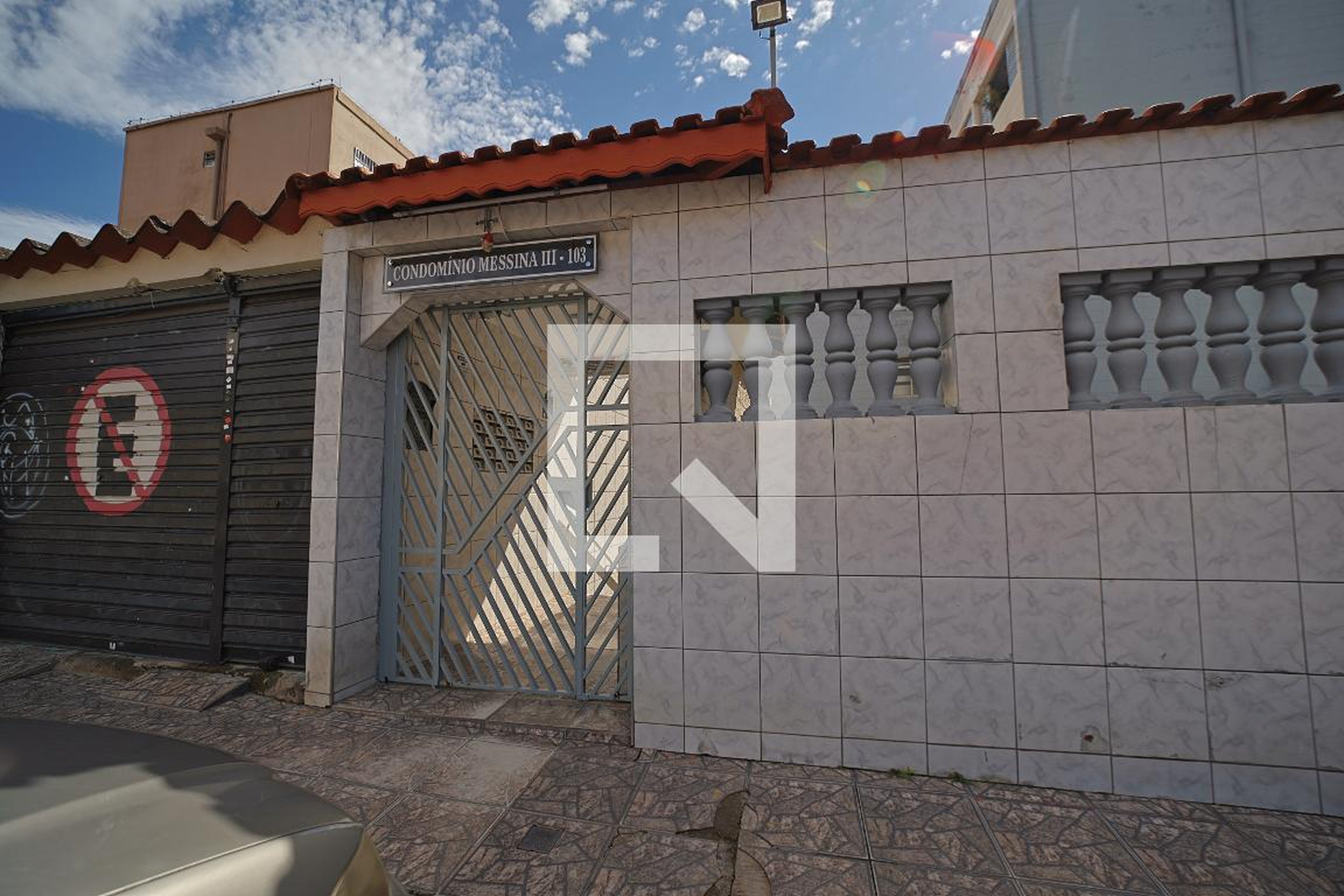 Fachada Condomínio em Rua Arcângelo Paoli, 103