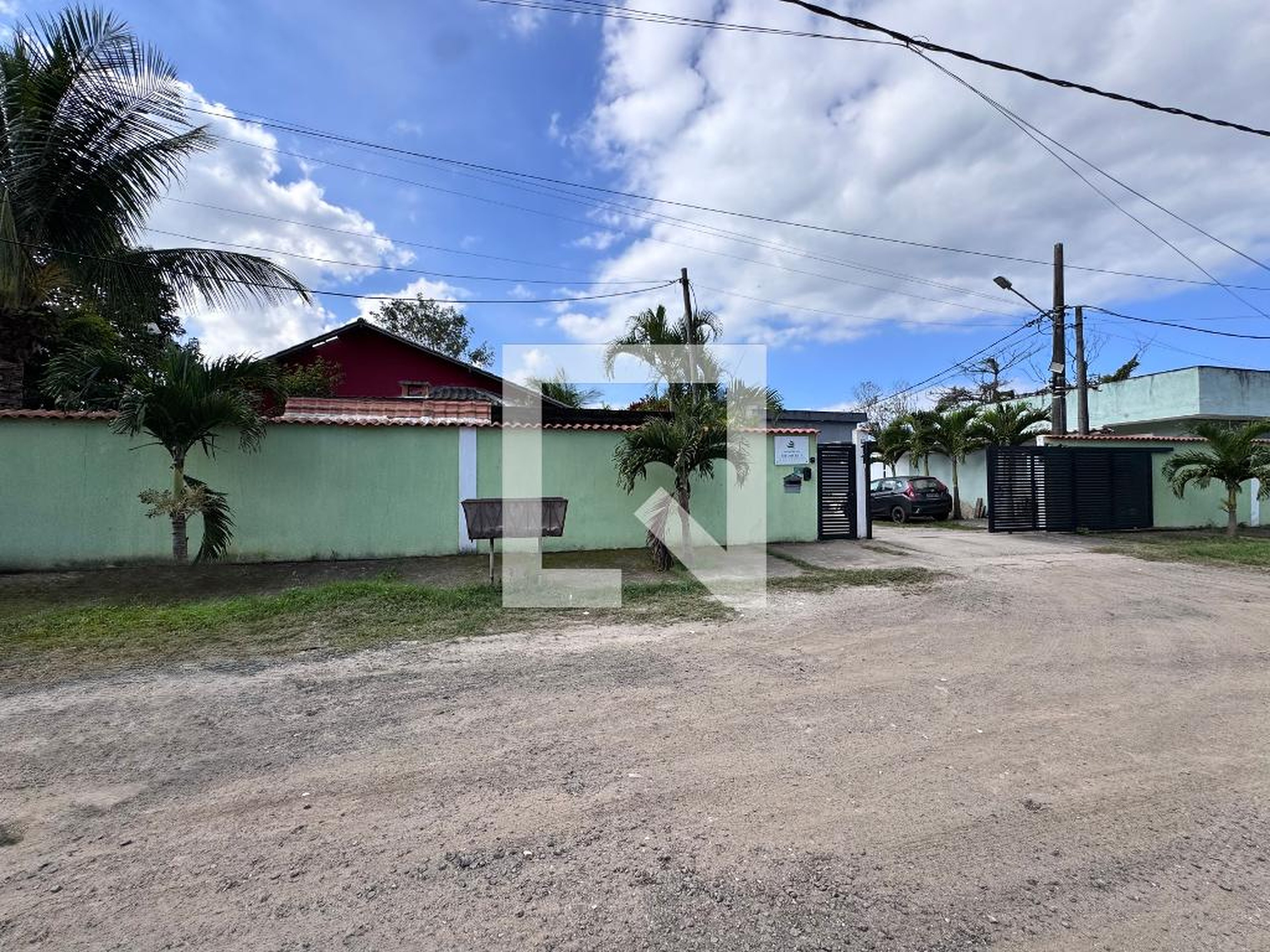Fachada Condomínio em Via Serviente Seis, 811