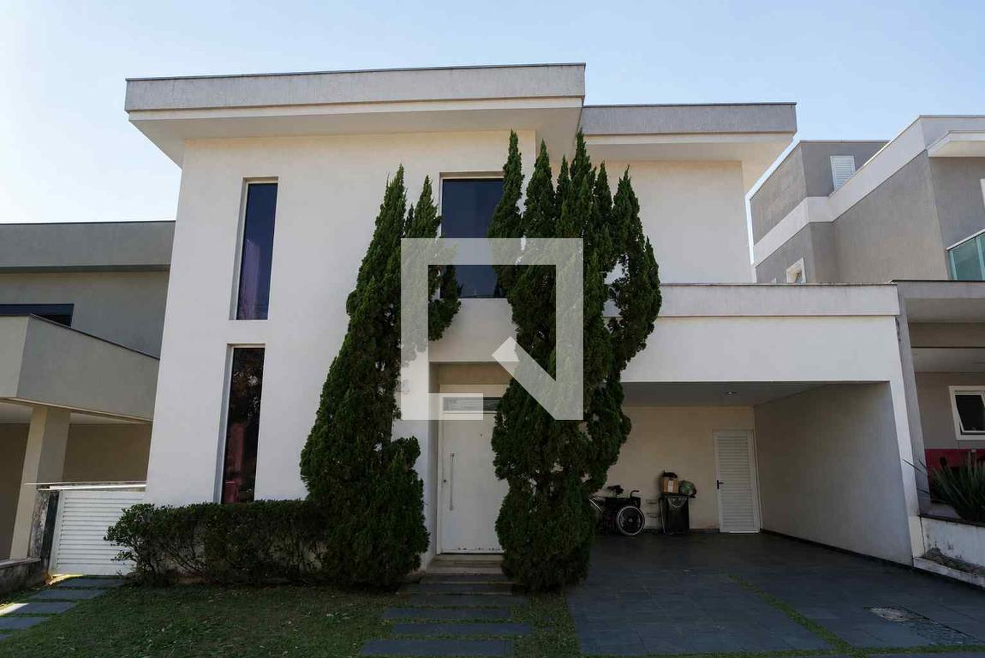Fachada Condomínio em Alameda Vale da Fragária, 144
