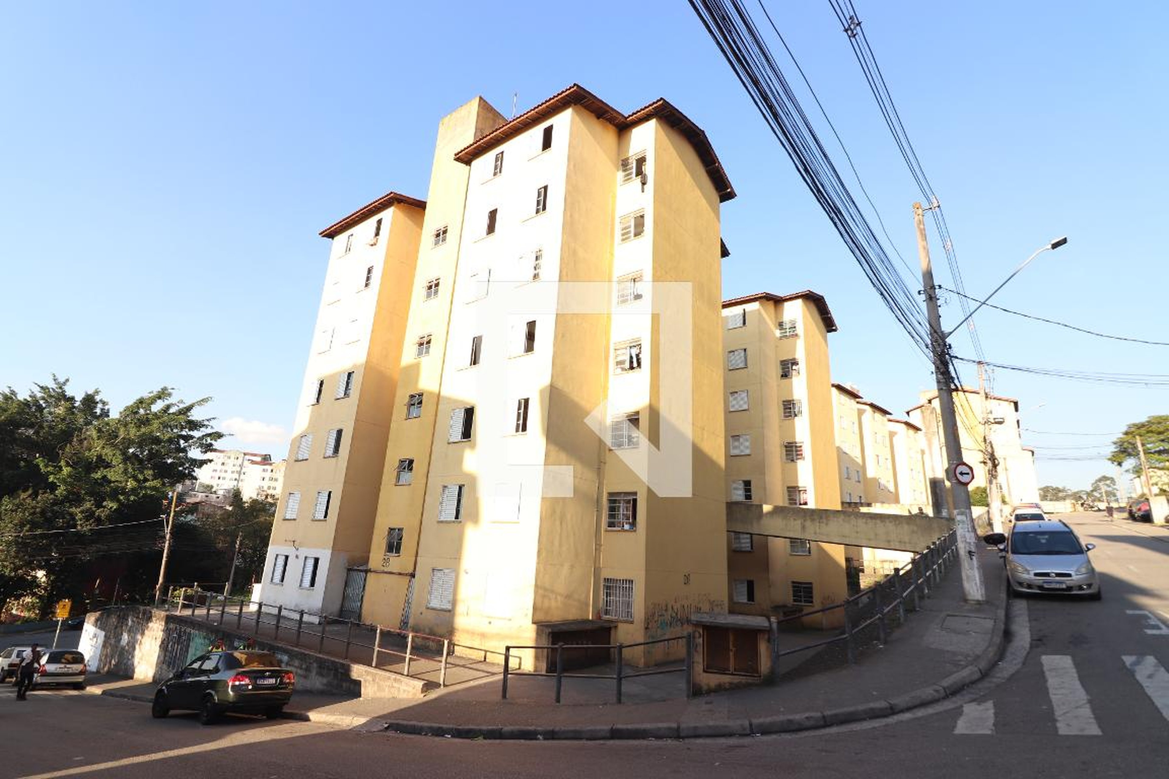 Fachada Condomínio em Rua Constelação, 25