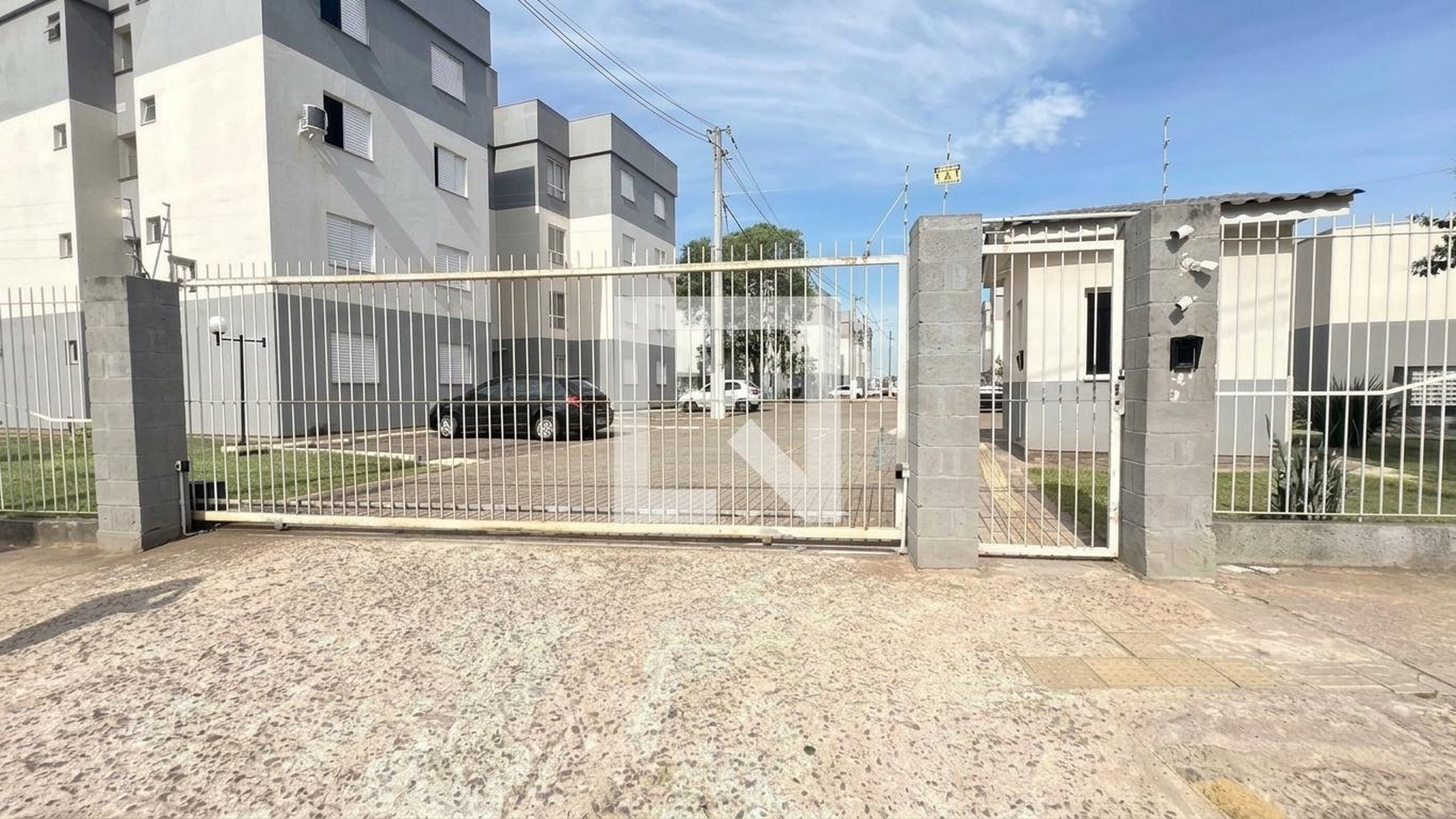 Fachada Residencial Itacolomi