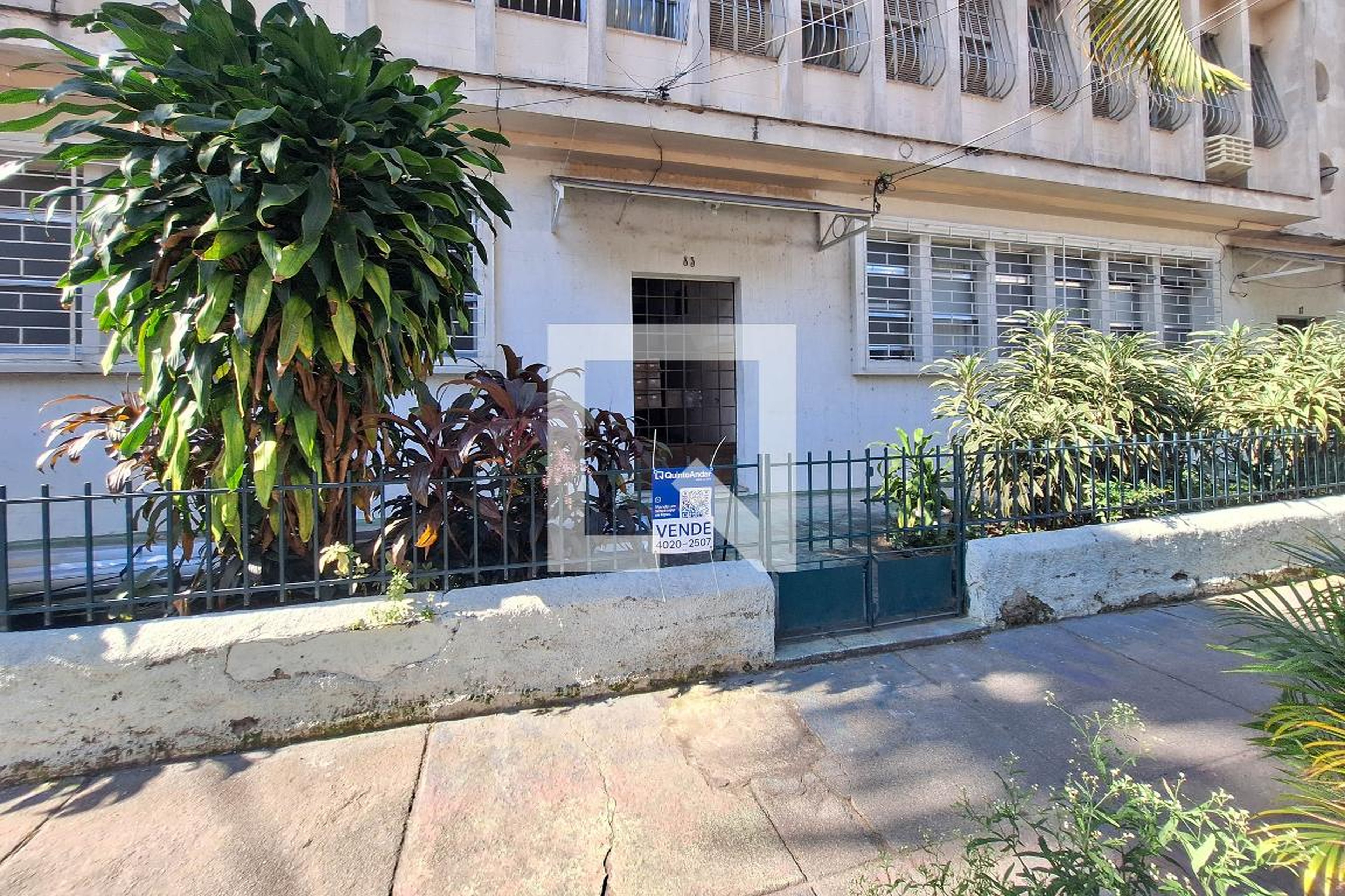 Fachada Condomínio em Rua Mario Alves, 83