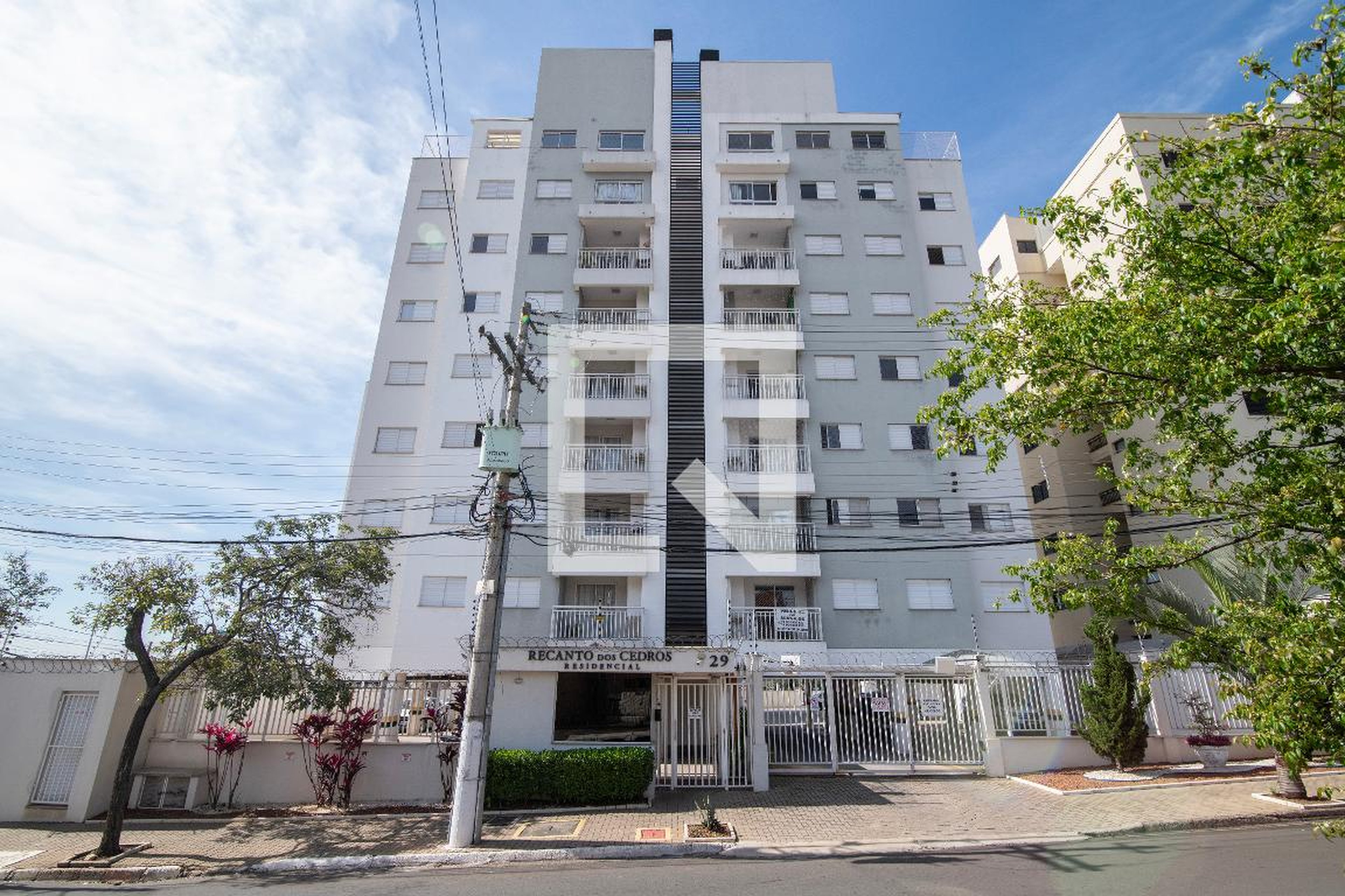 Fachada do Condomínio Condomínio Recanto dos Cedros