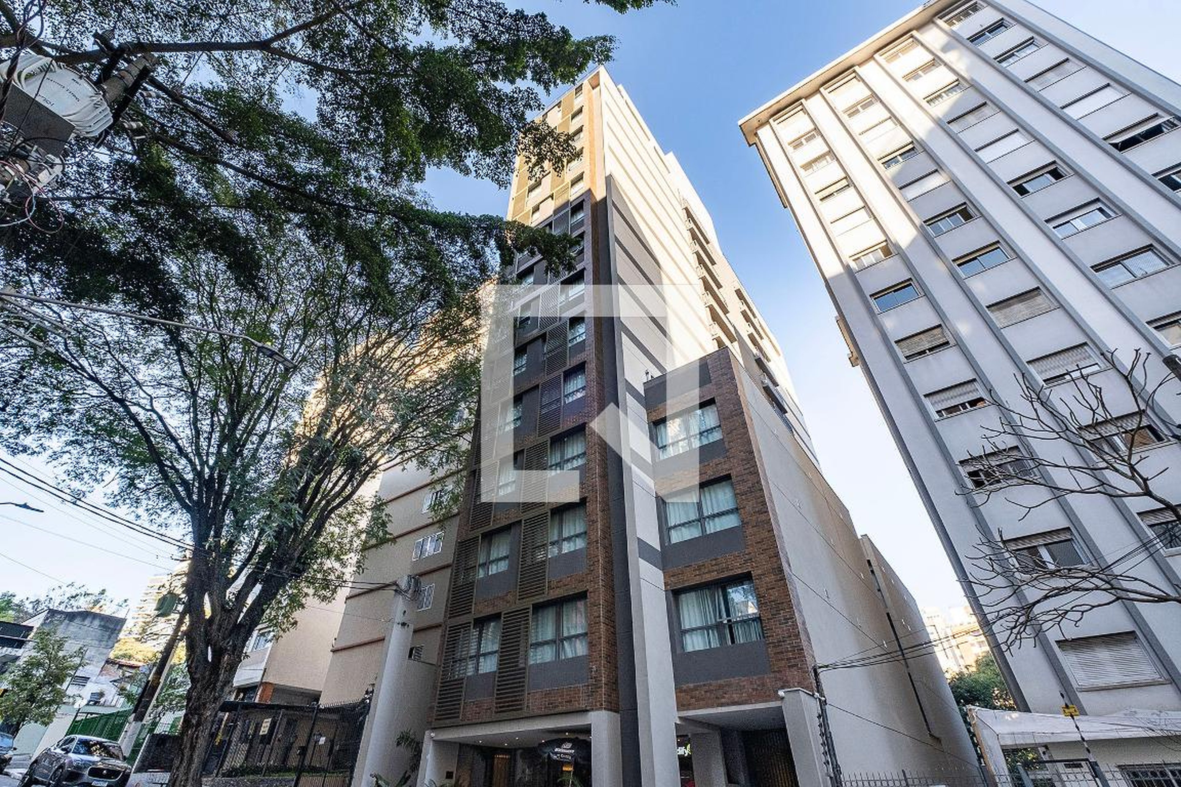 Fachada Condomínio em Rua Doutor Tomás Carvalhal, 325